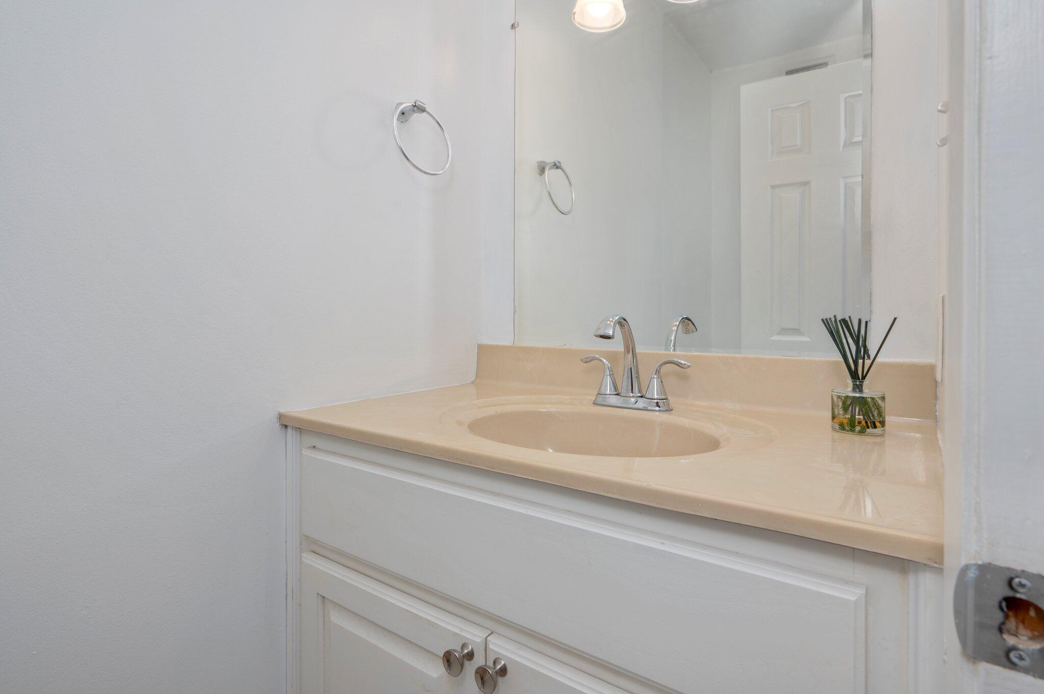 FT WALTON S0UTH-INTR - Residential Lease