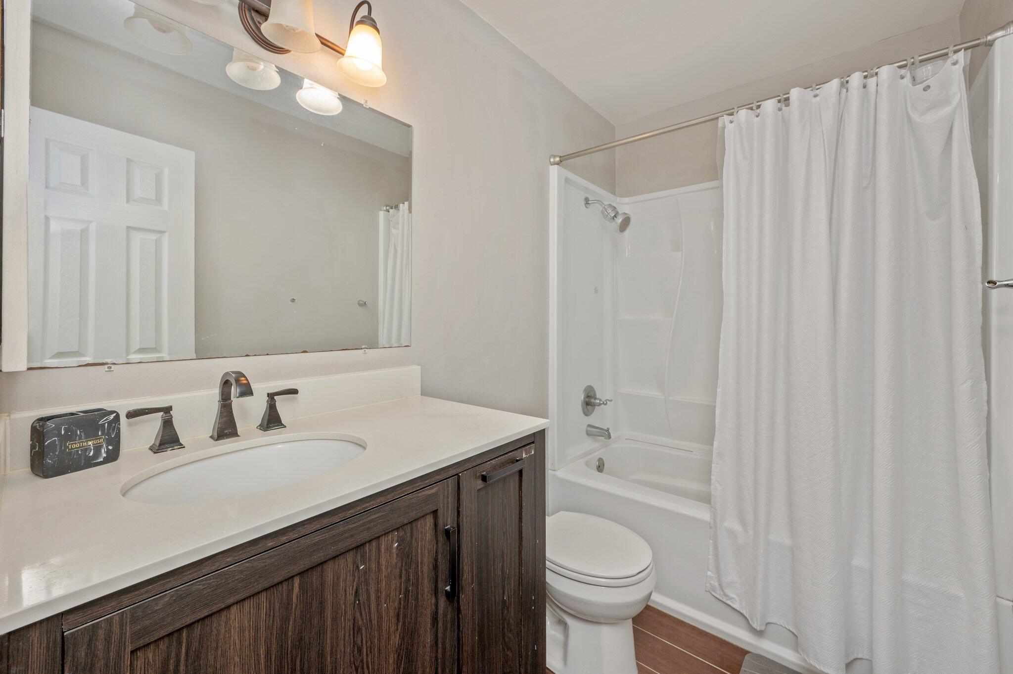 FT WALTON S0UTH-INTR - Residential Lease