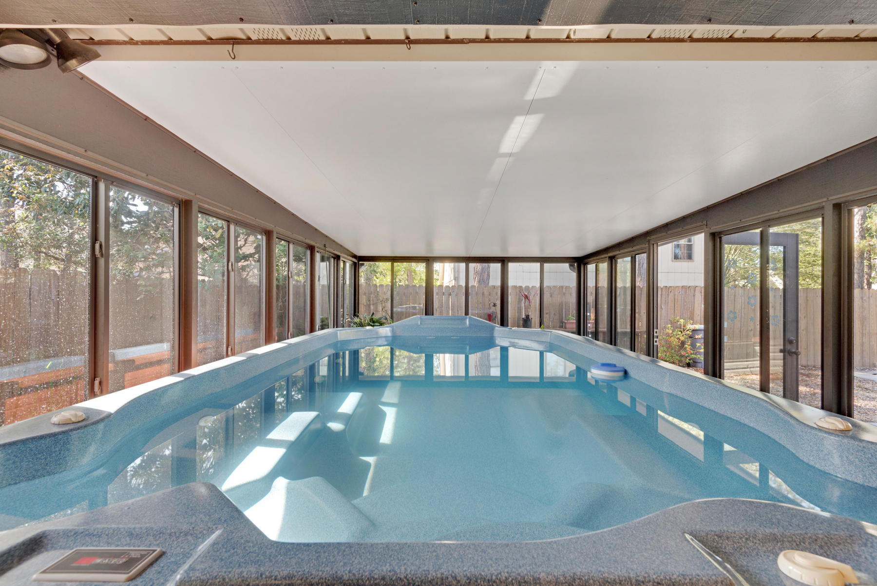 VILLAGE WEST - Residential