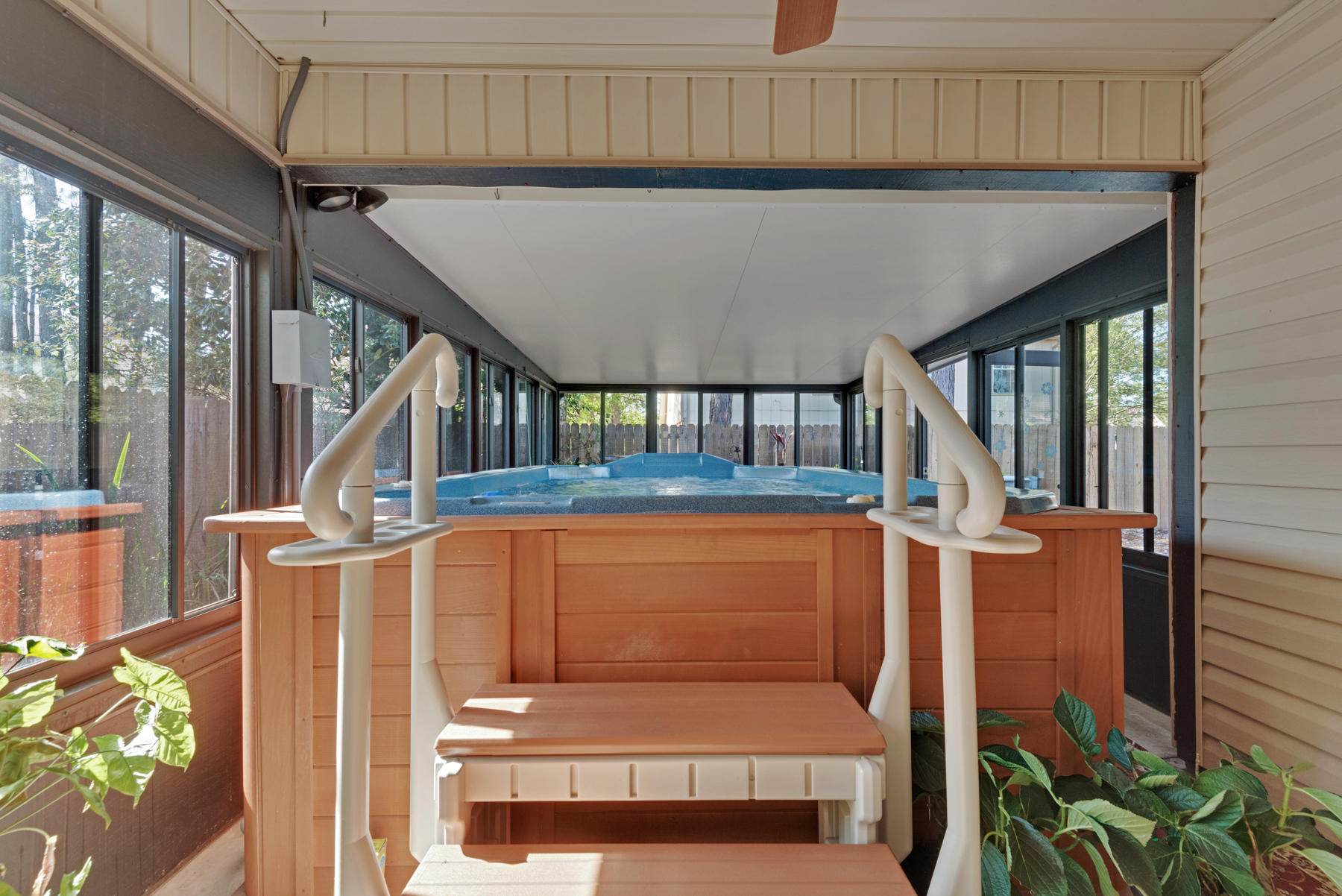 VILLAGE WEST - Residential