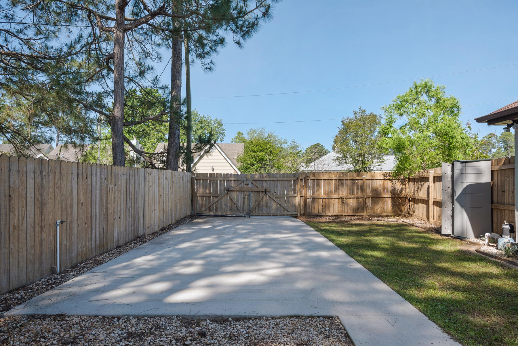 VILLAGE WEST - Residential