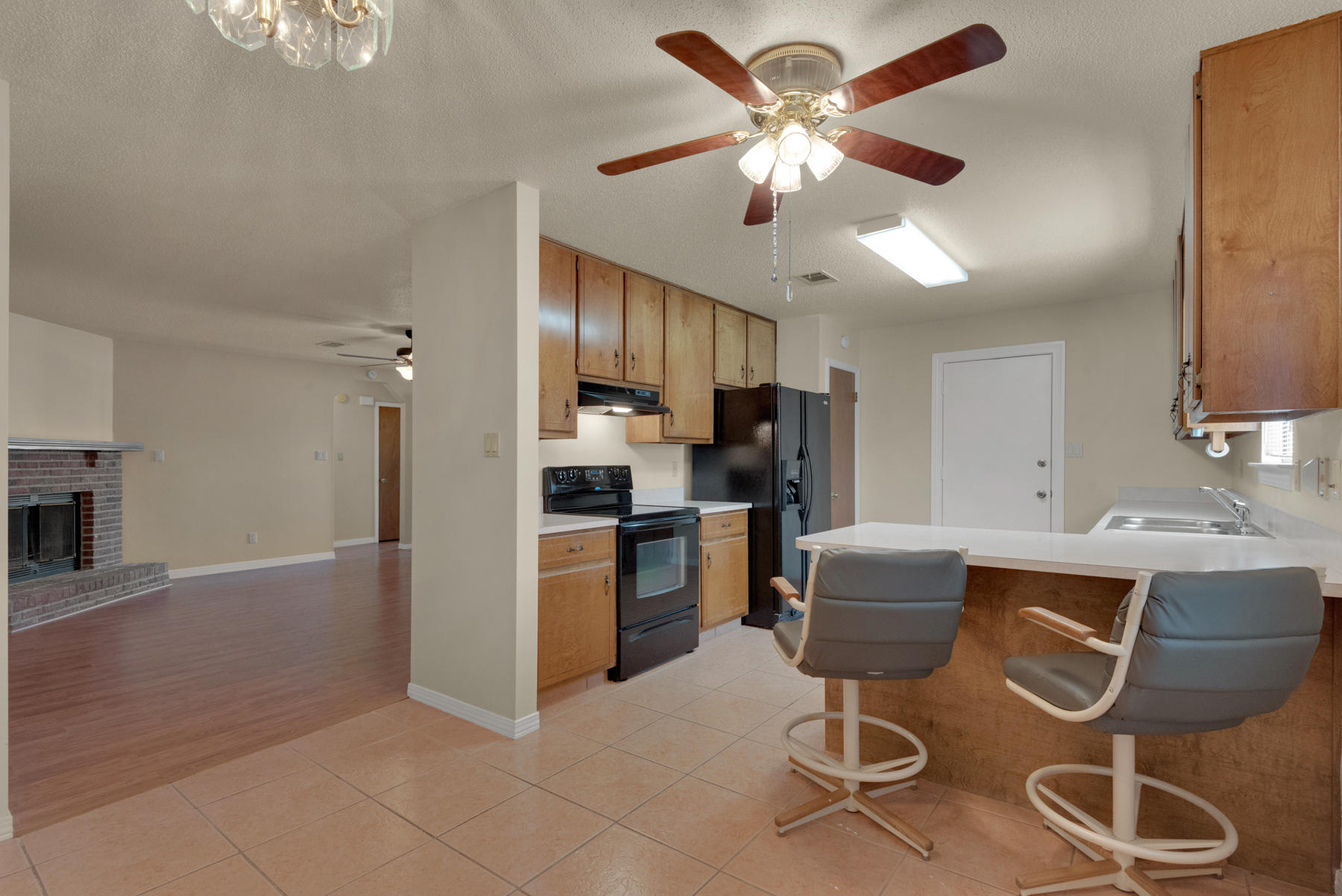 VILLAGE WEST - Residential