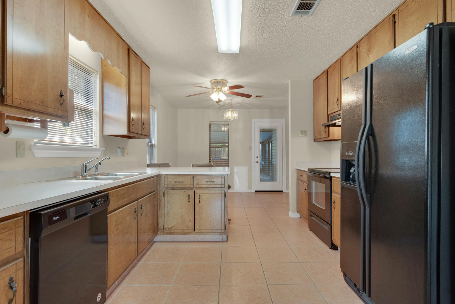 VILLAGE WEST - Residential