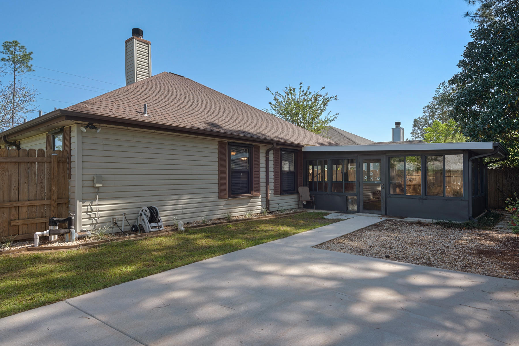 VILLAGE WEST - Residential