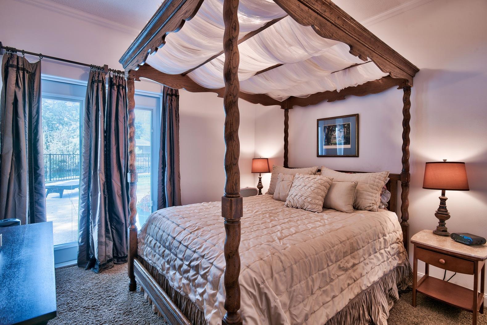 TROON DRIVE - Residential