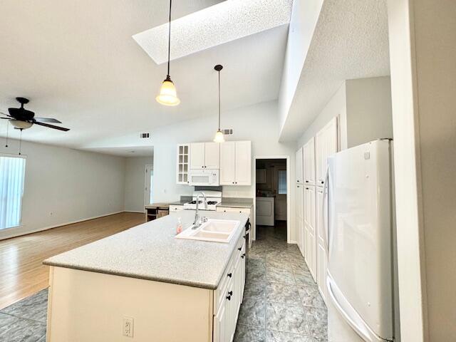 ROCKY BAYOU COUNTRY CLUB ESTATES 3 - Residential Lease