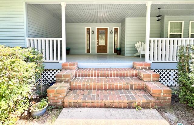 ROCKY BAYOU COUNTRY CLUB ESTATES 3 - Residential Lease