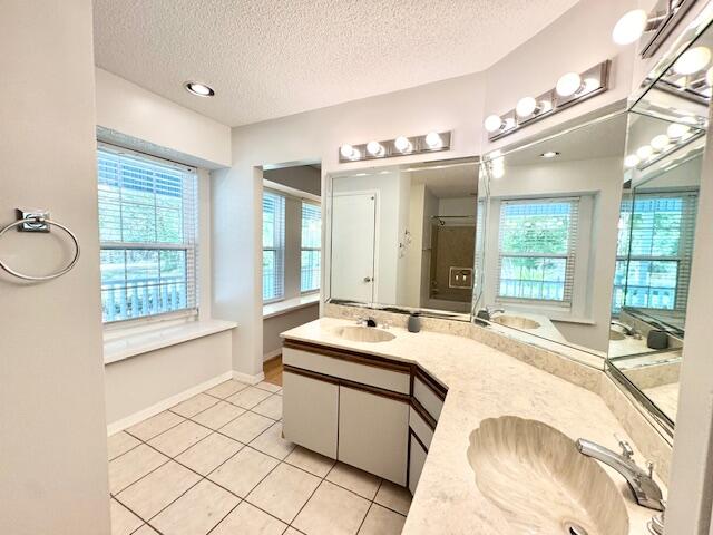 ROCKY BAYOU COUNTRY CLUB ESTATES 3 - Residential Lease