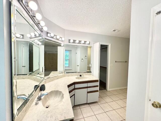 ROCKY BAYOU COUNTRY CLUB ESTATES 3 - Residential Lease