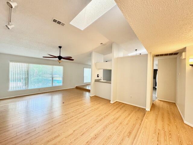 ROCKY BAYOU COUNTRY CLUB ESTATES 3 - Residential Lease