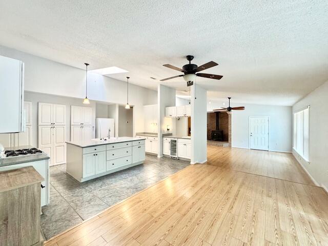 ROCKY BAYOU COUNTRY CLUB ESTATES 3 - Residential Lease