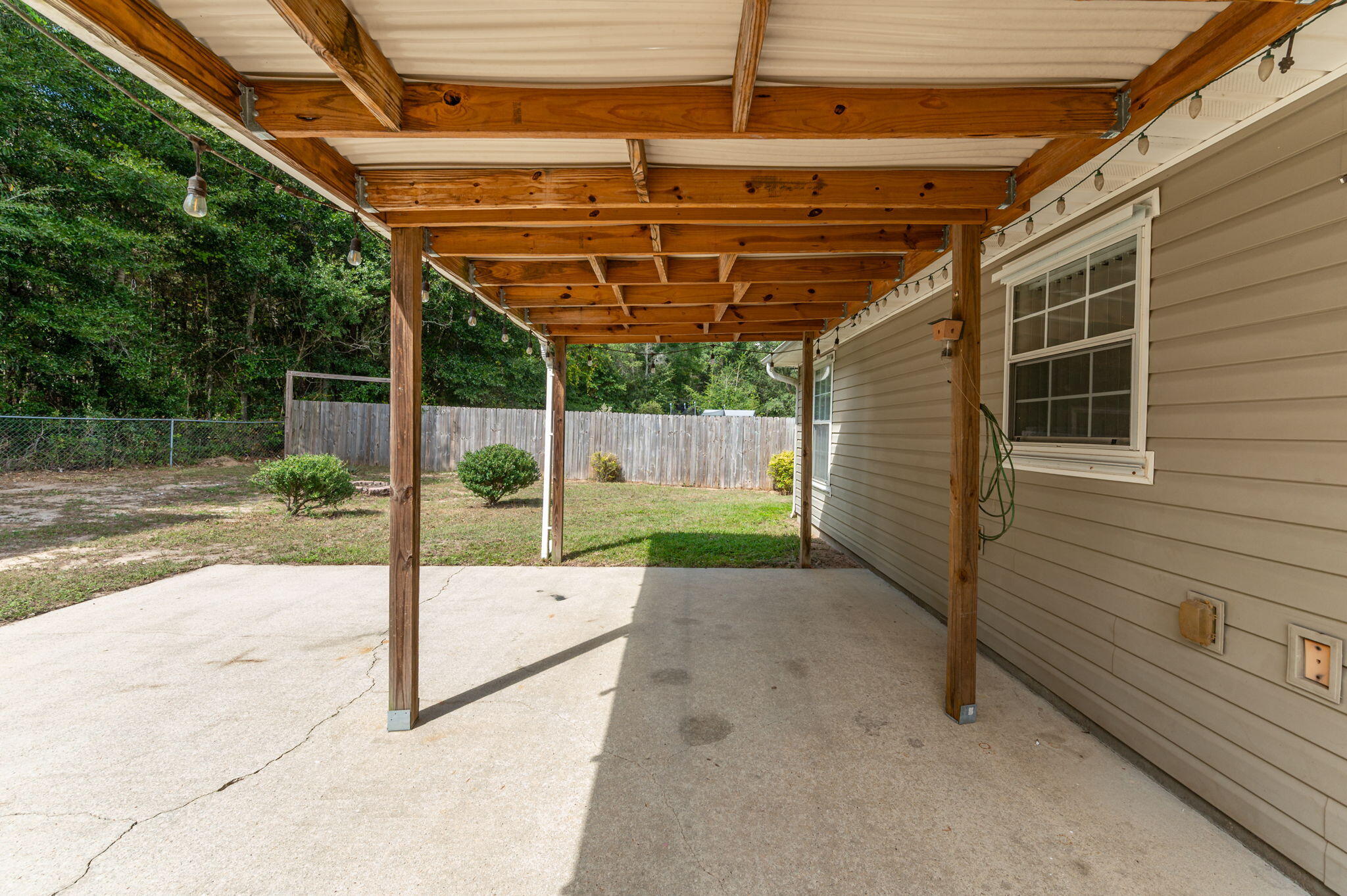 CHARLESTON OAKS - Residential