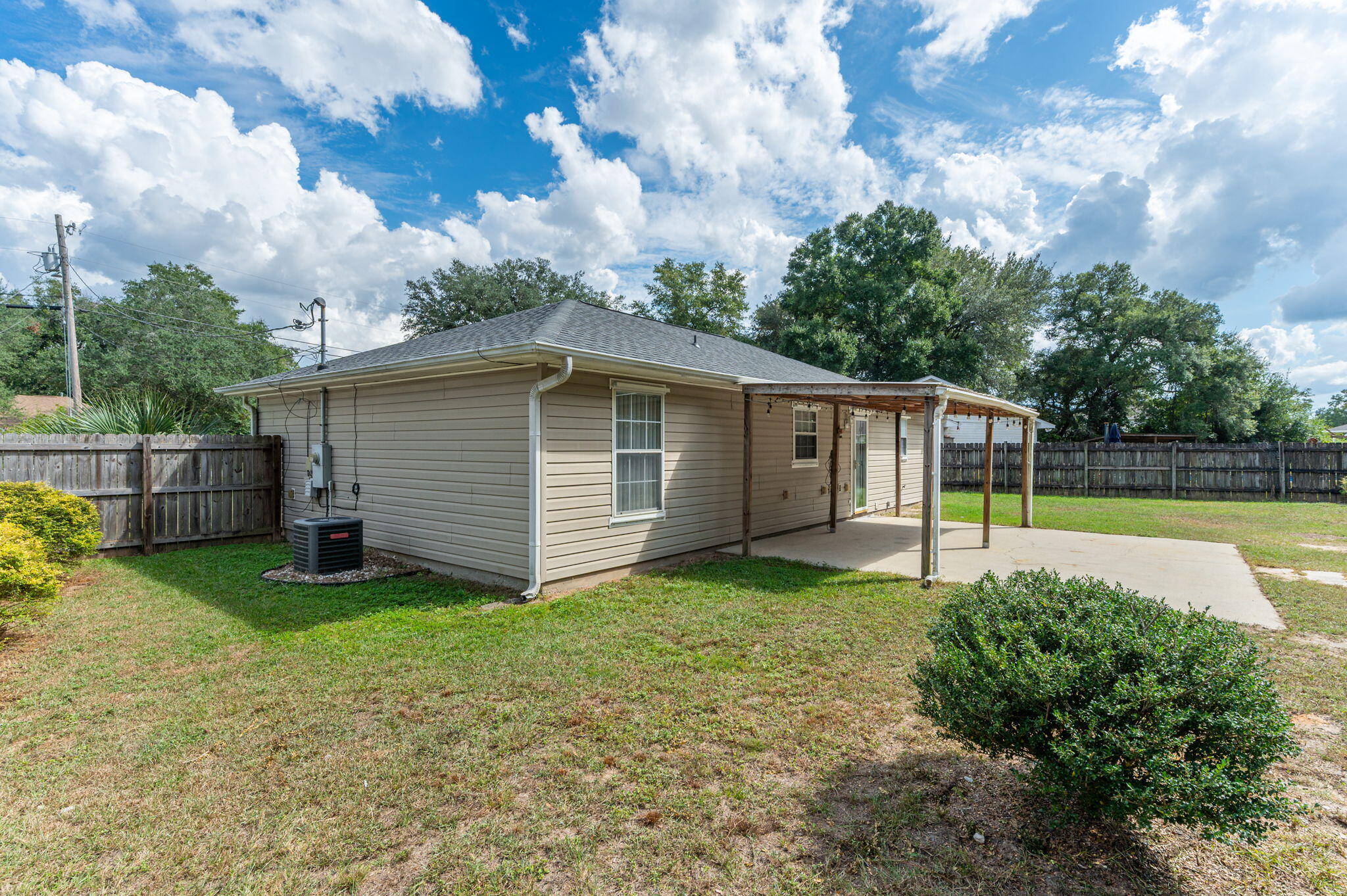 CHARLESTON OAKS - Residential