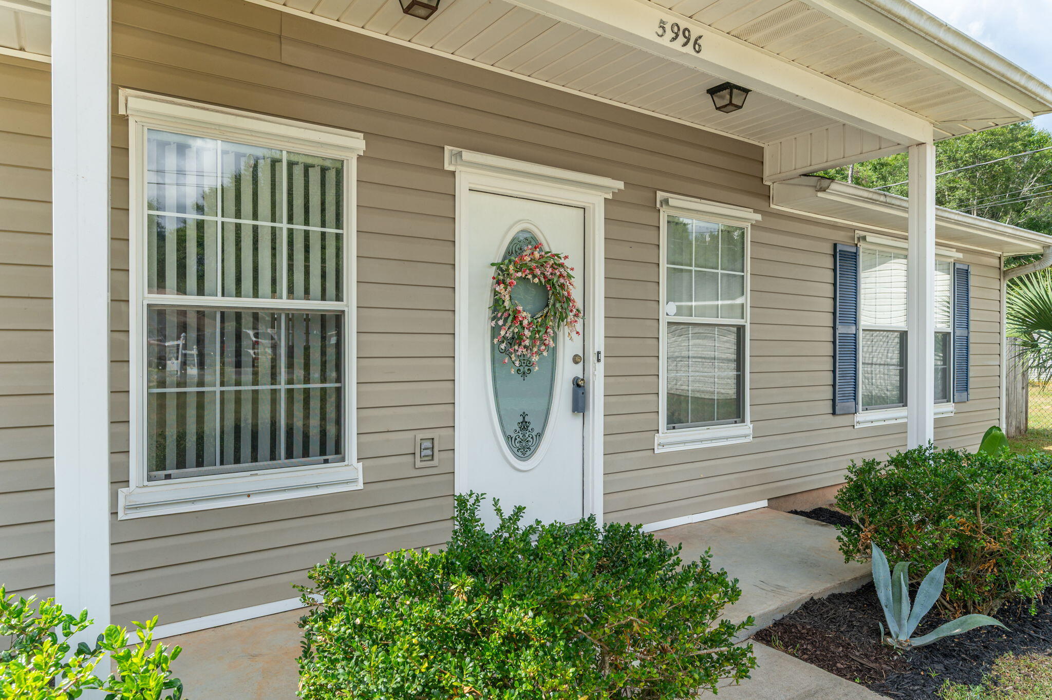 CHARLESTON OAKS - Residential