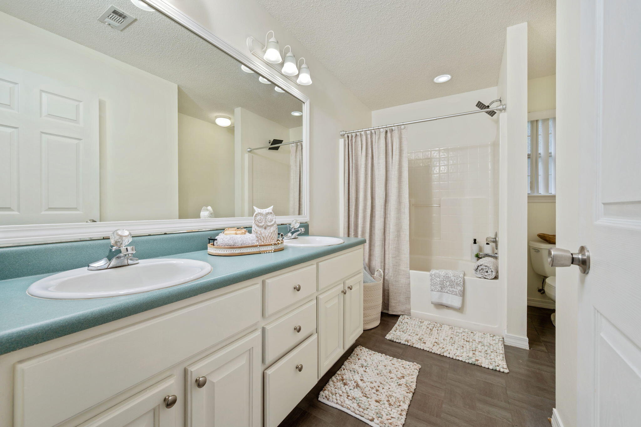 CHARLESTON OAKS - Residential