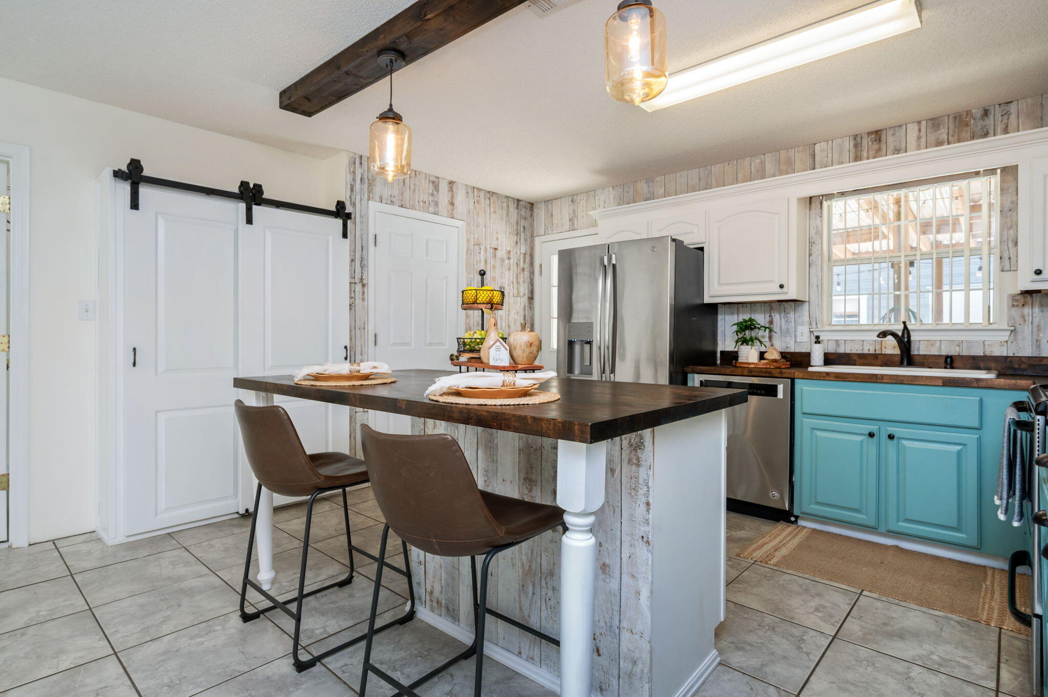 CHARLESTON OAKS - Residential