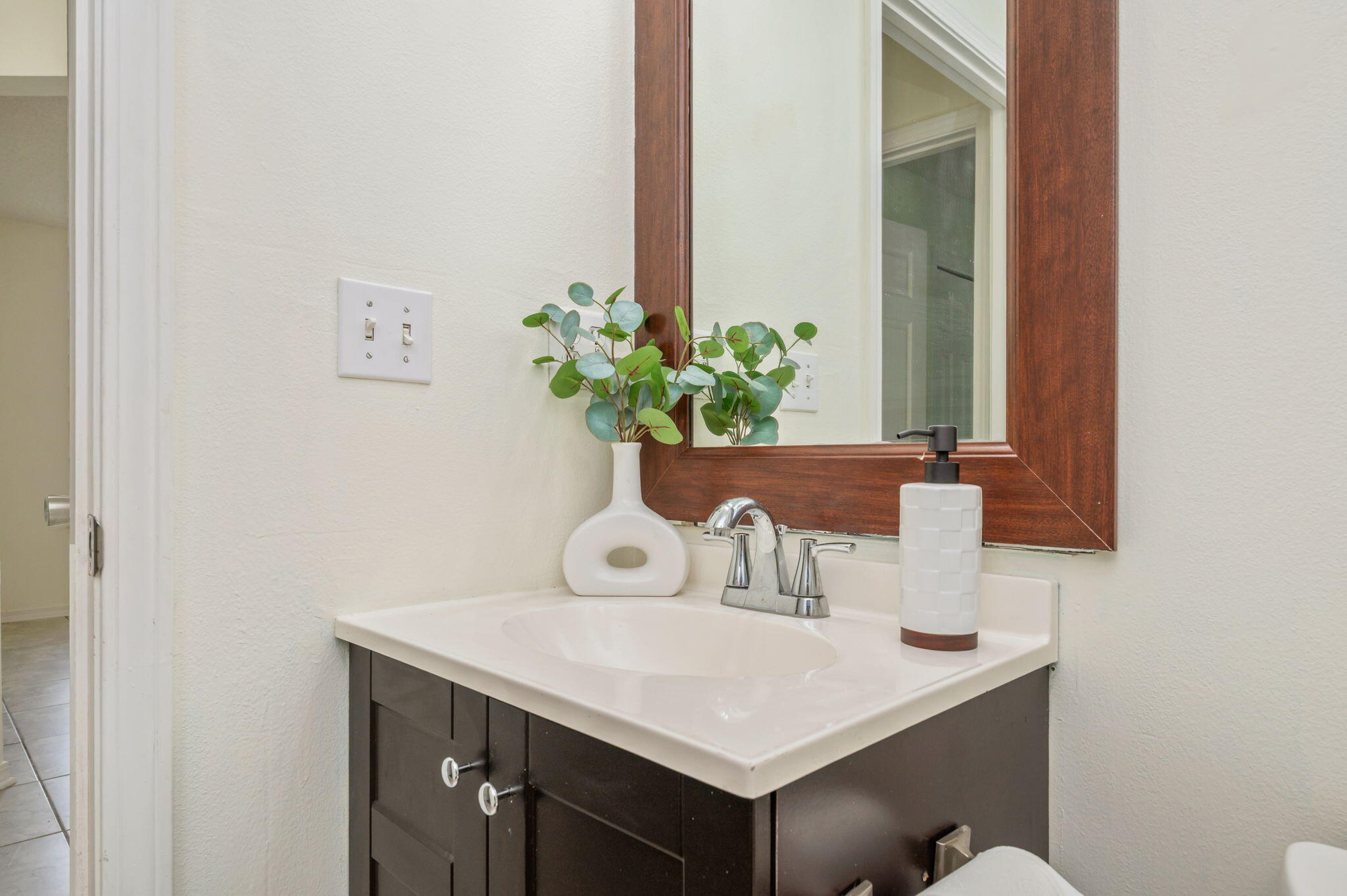 CHARLESTON OAKS - Residential