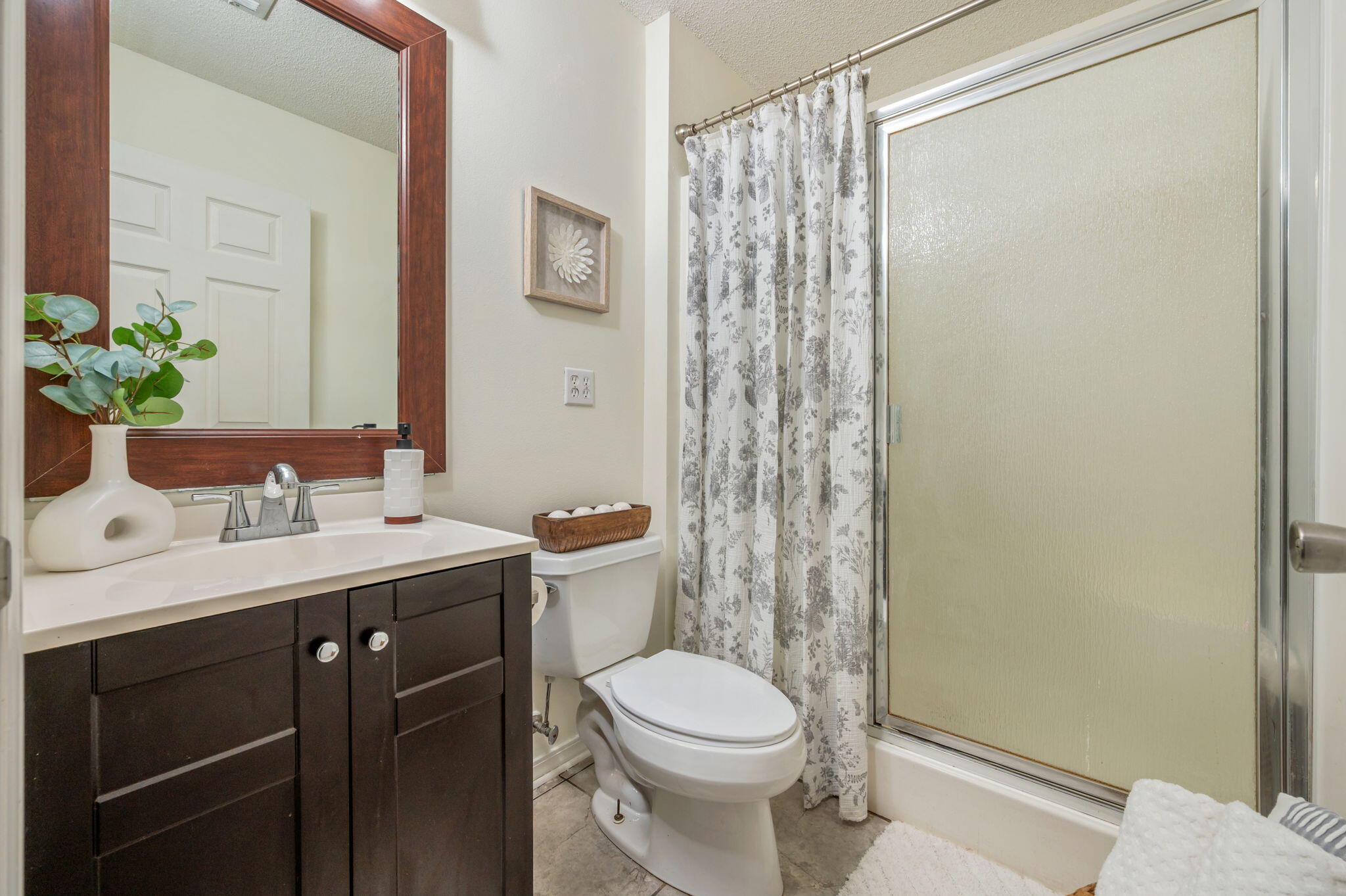 CHARLESTON OAKS - Residential