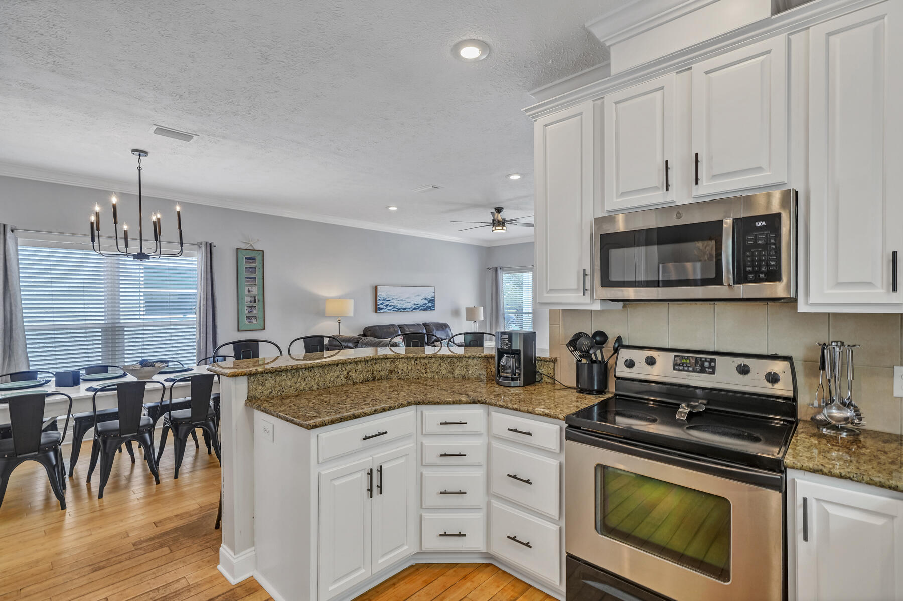 LAGUNA BEACH ESTATES 2ND ADDN - Residential