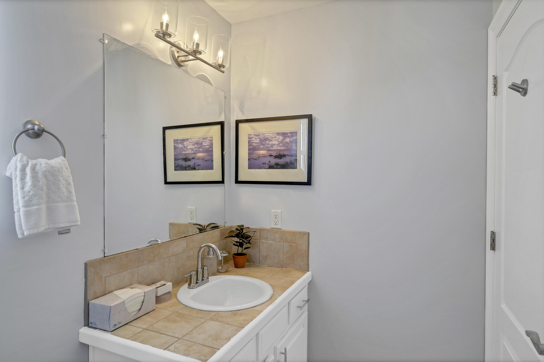 LAGUNA BEACH ESTATES 2ND ADDN - Residential