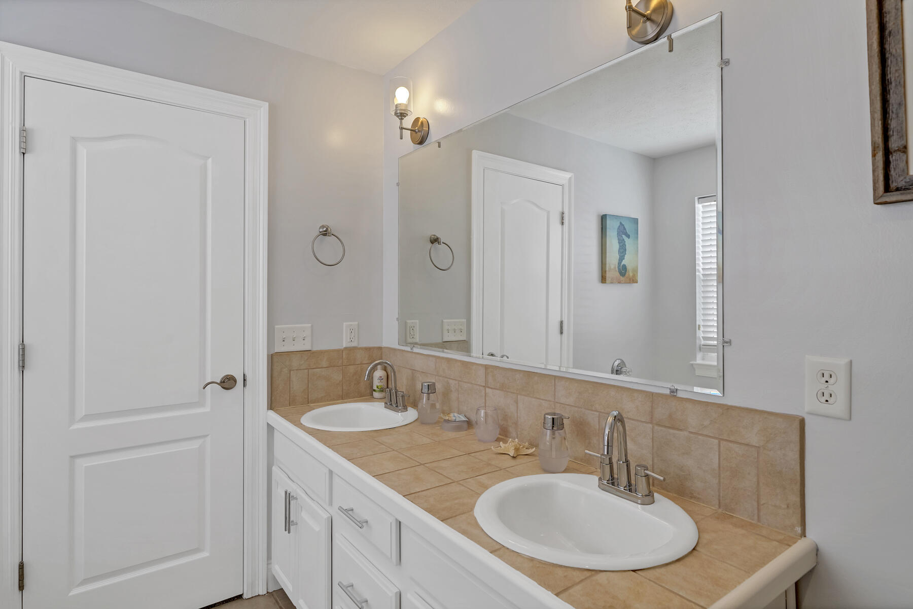 LAGUNA BEACH ESTATES 2ND ADDN - Residential