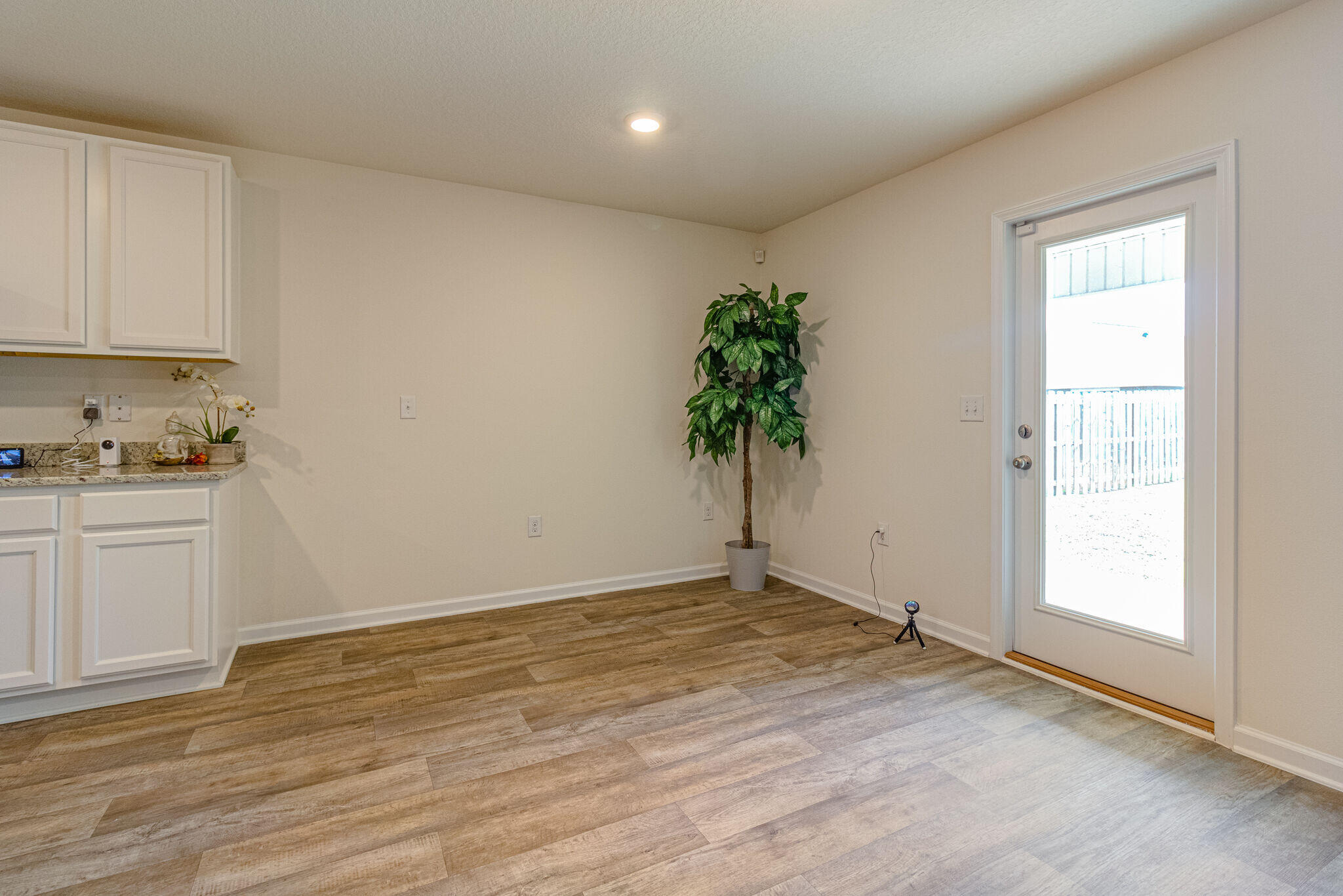 REDSTONE COMMONS - Residential Lease