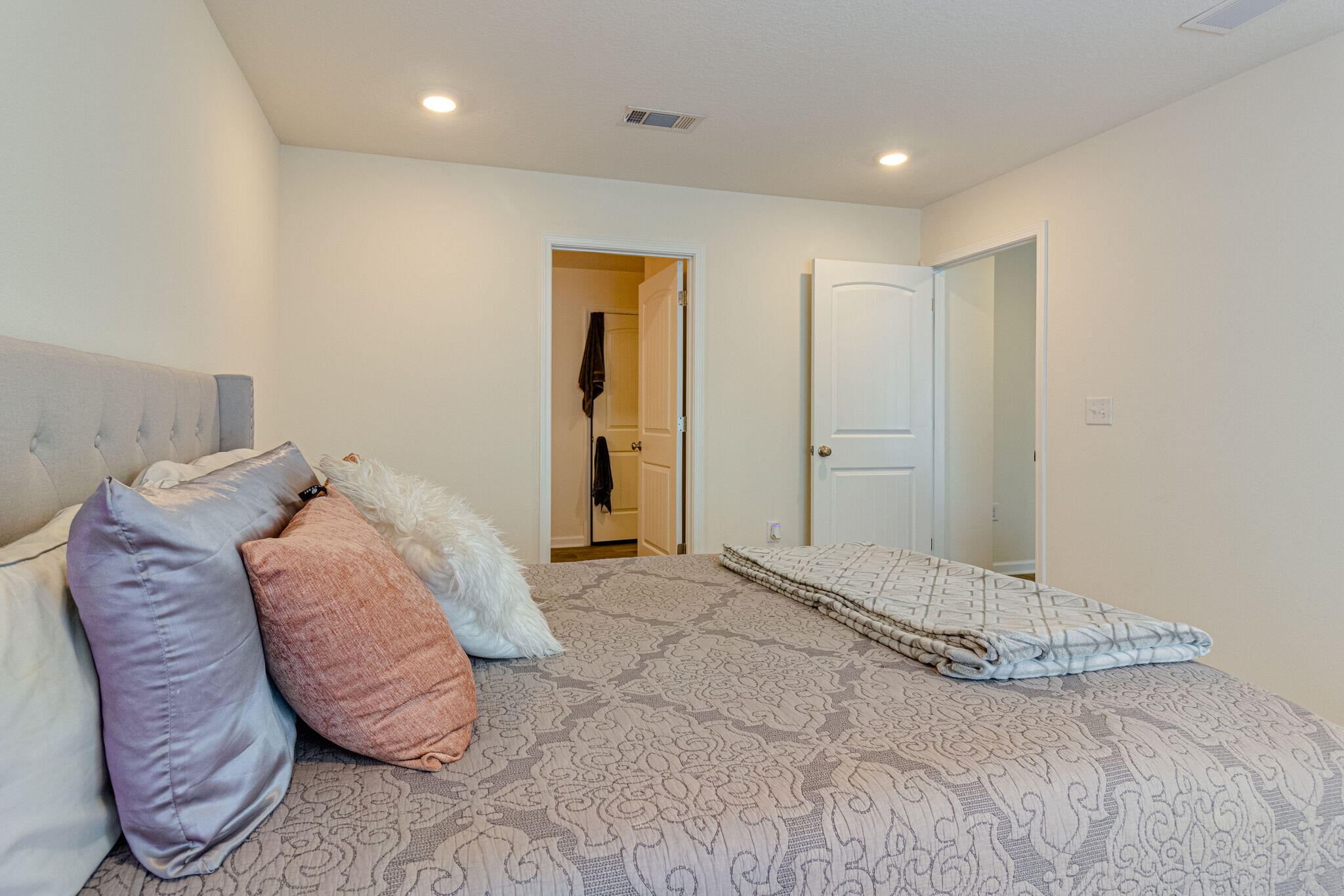 REDSTONE COMMONS - Residential Lease