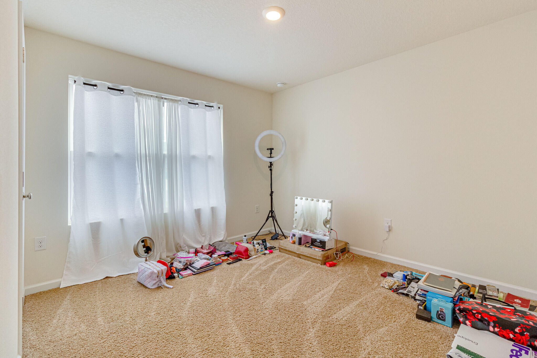 REDSTONE COMMONS - Residential Lease