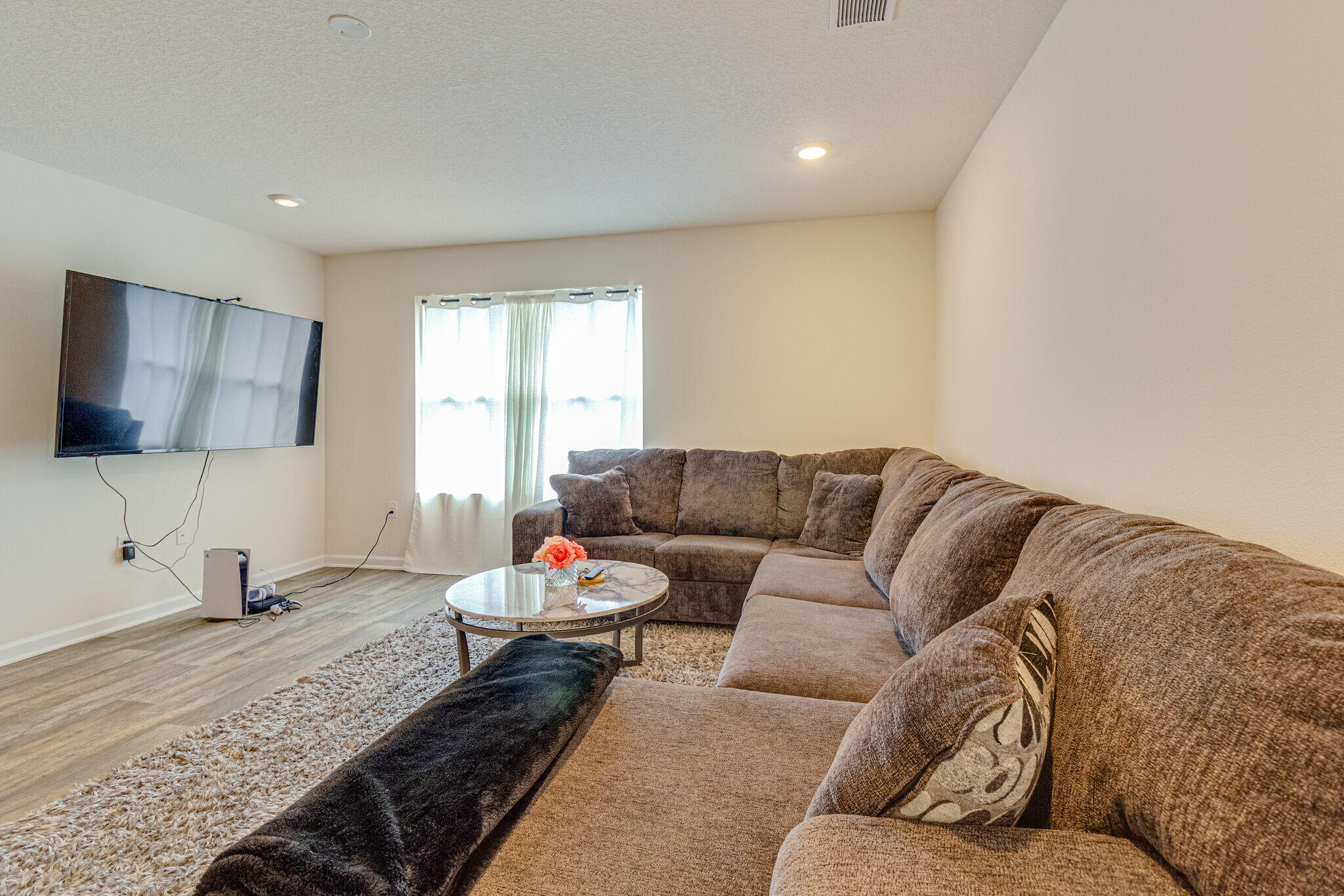 REDSTONE COMMONS - Residential Lease