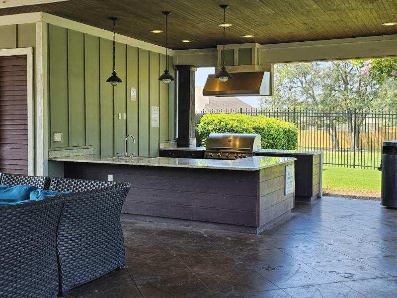 REDSTONE COMMONS - Residential Lease