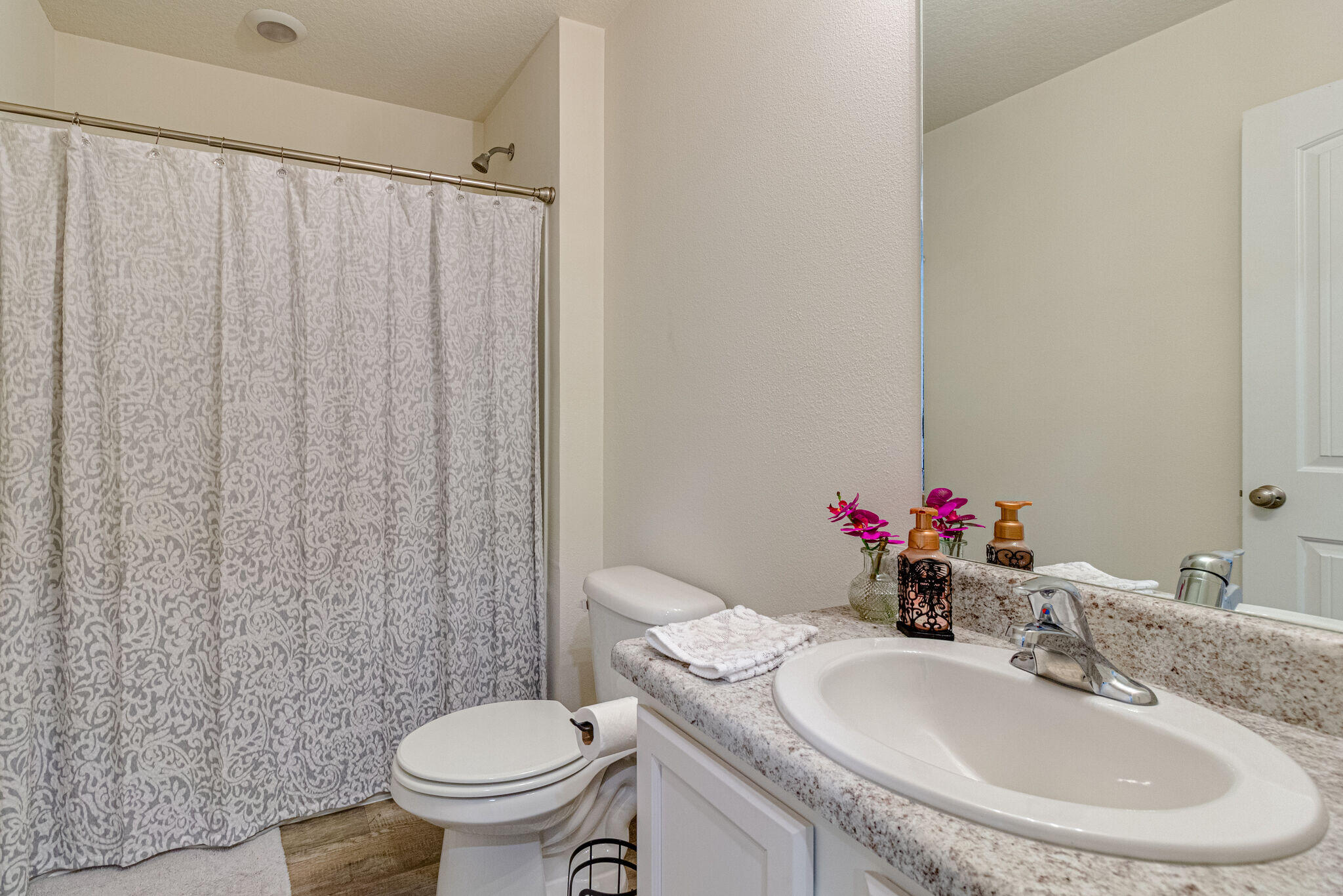 REDSTONE COMMONS - Residential Lease