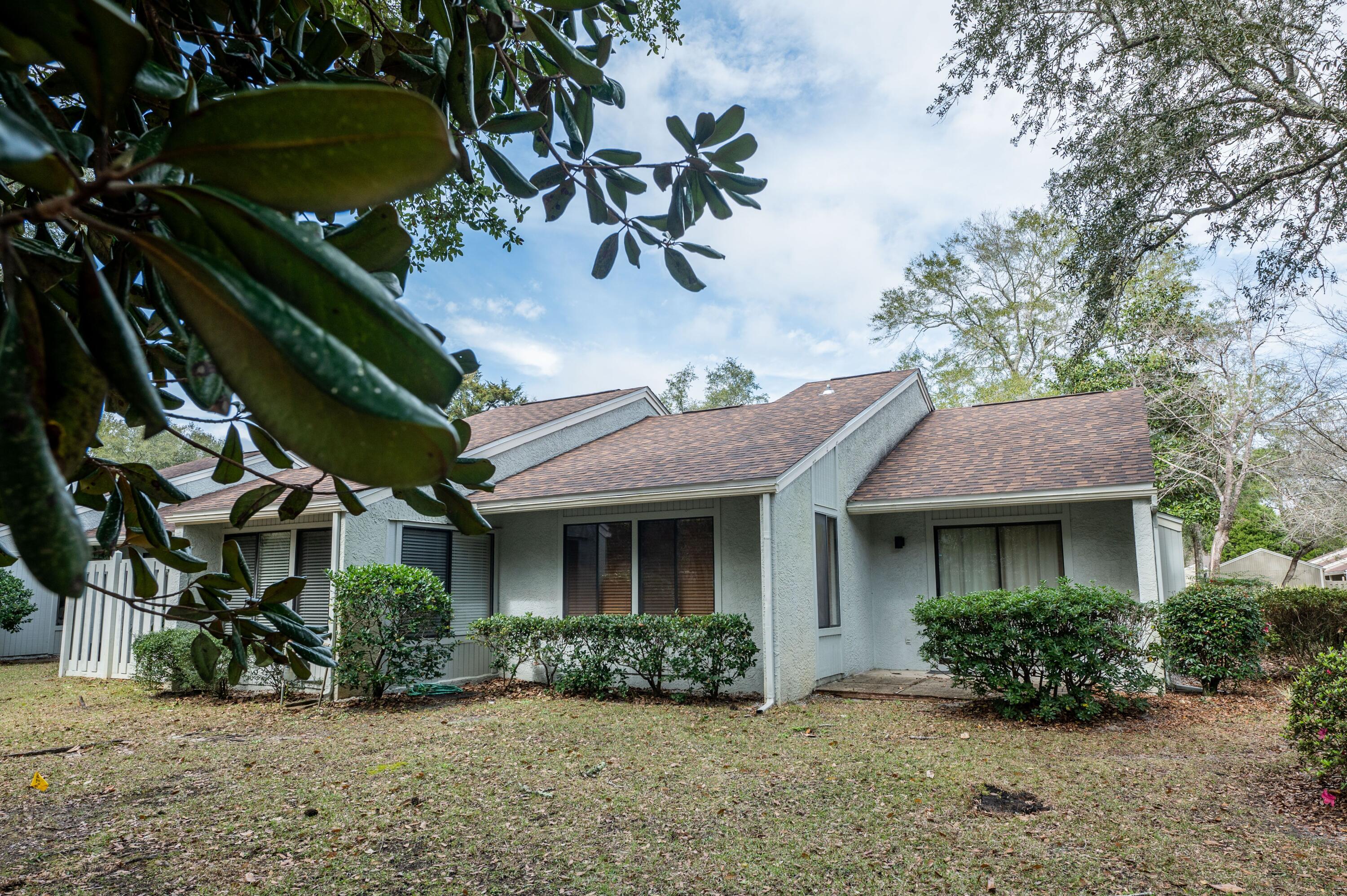 ROYAL OAKS - Residential