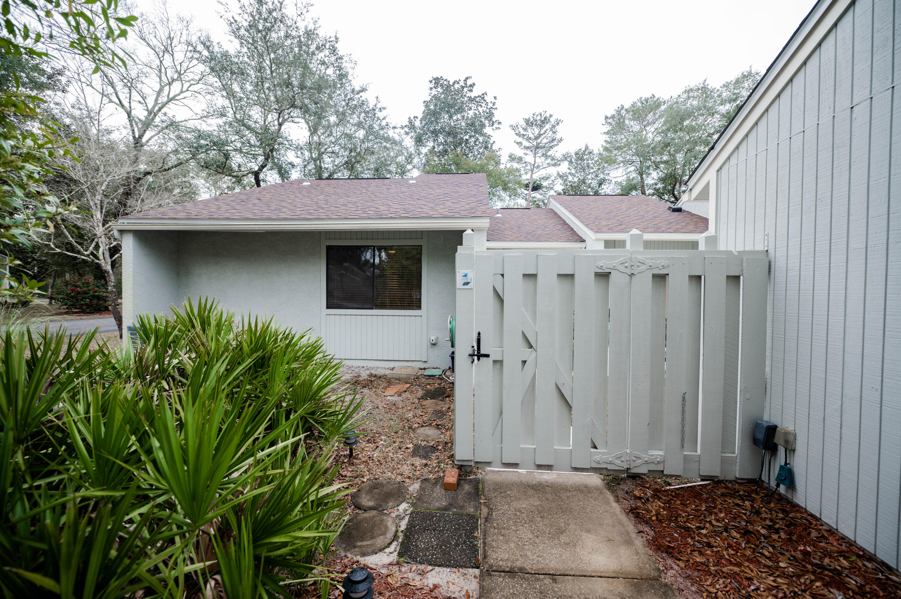 ROYAL OAKS - Residential