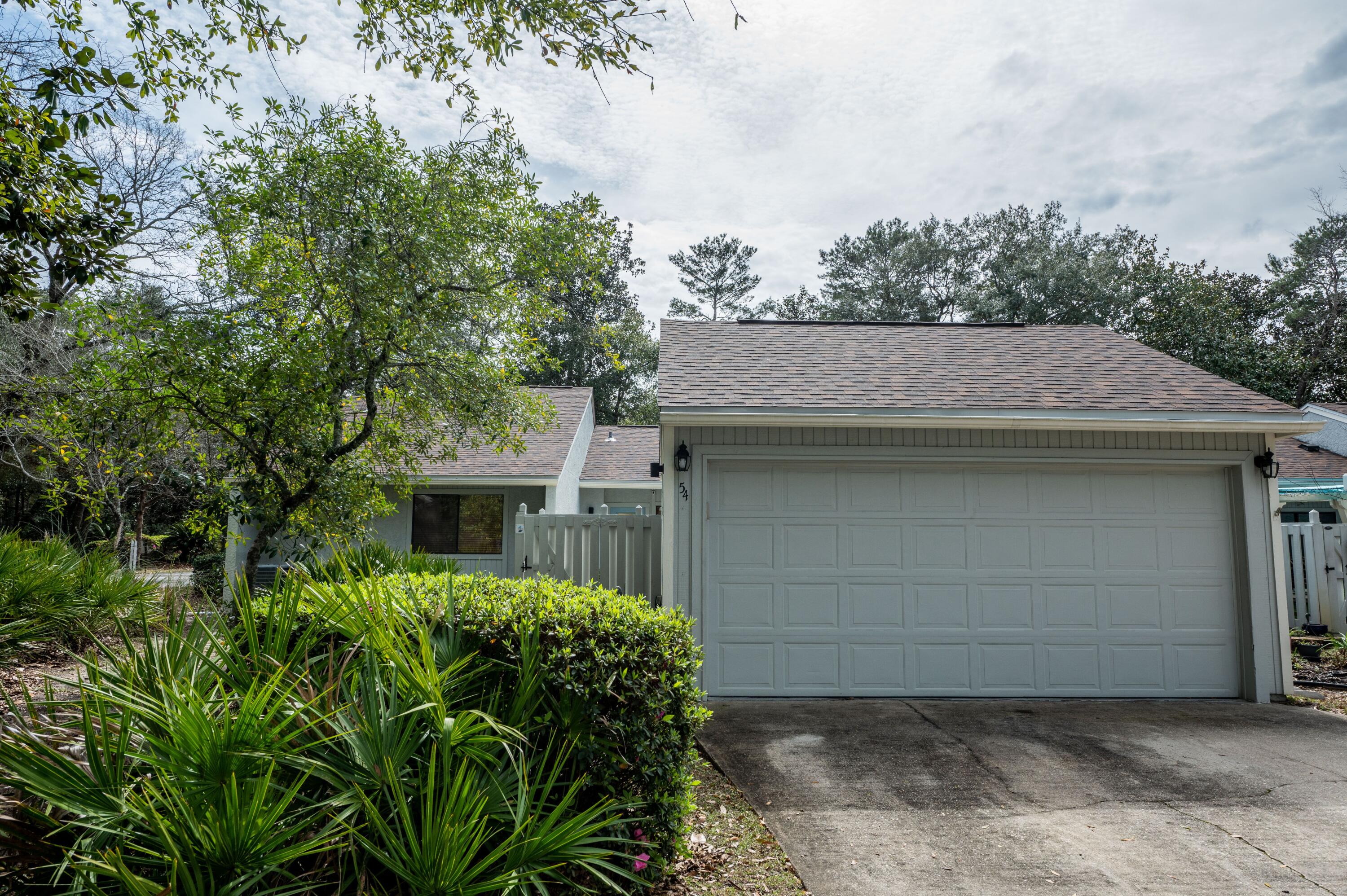 ROYAL OAKS - Residential