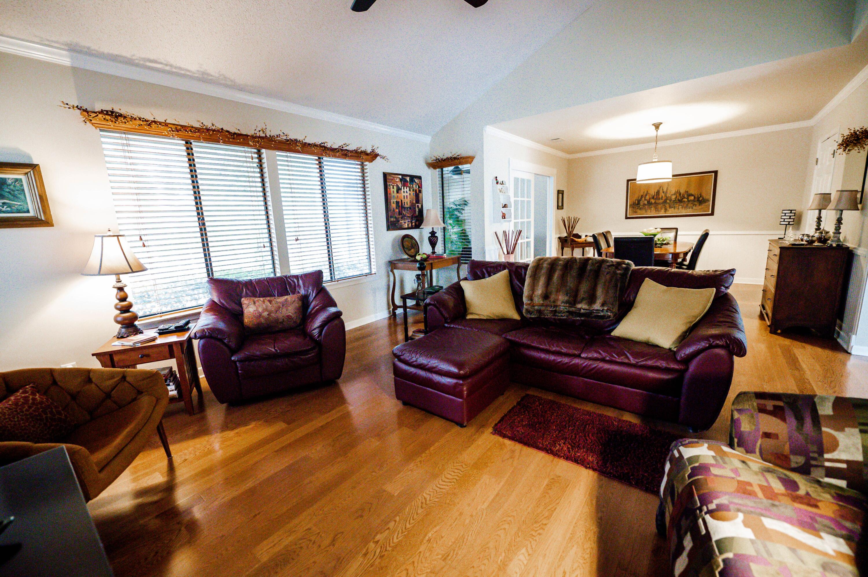 ROYAL OAKS - Residential