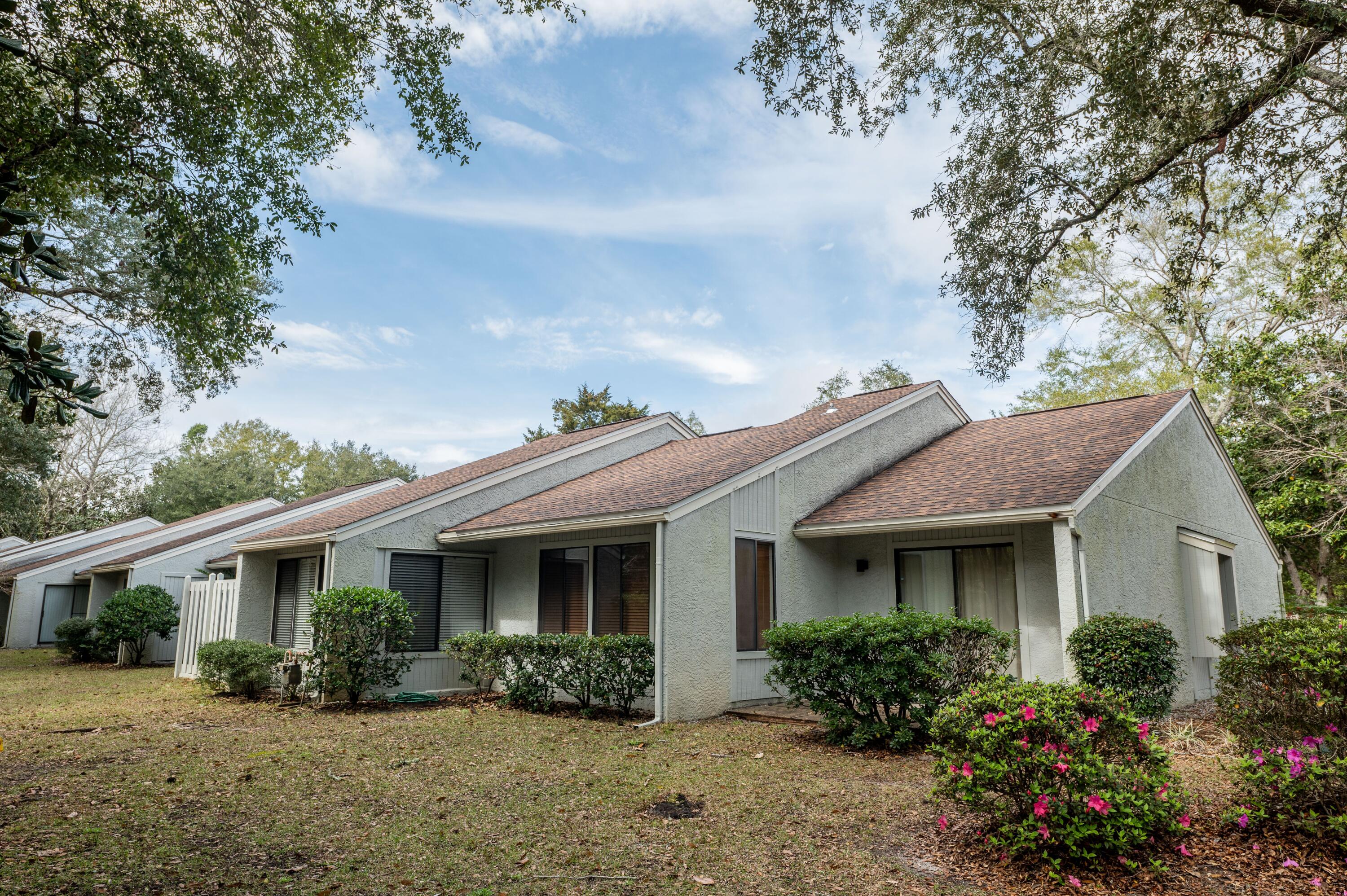 ROYAL OAKS - Residential