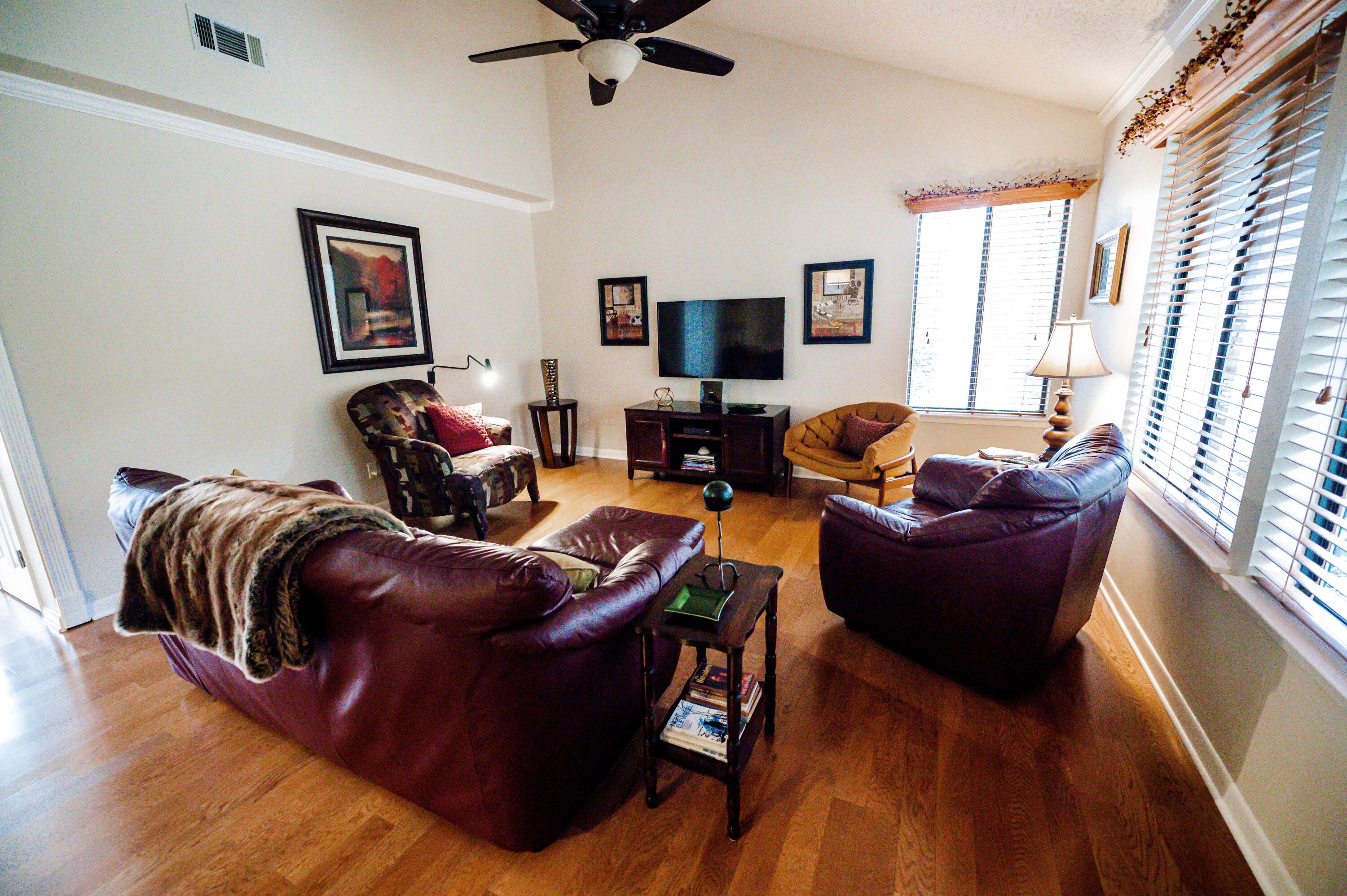 ROYAL OAKS - Residential