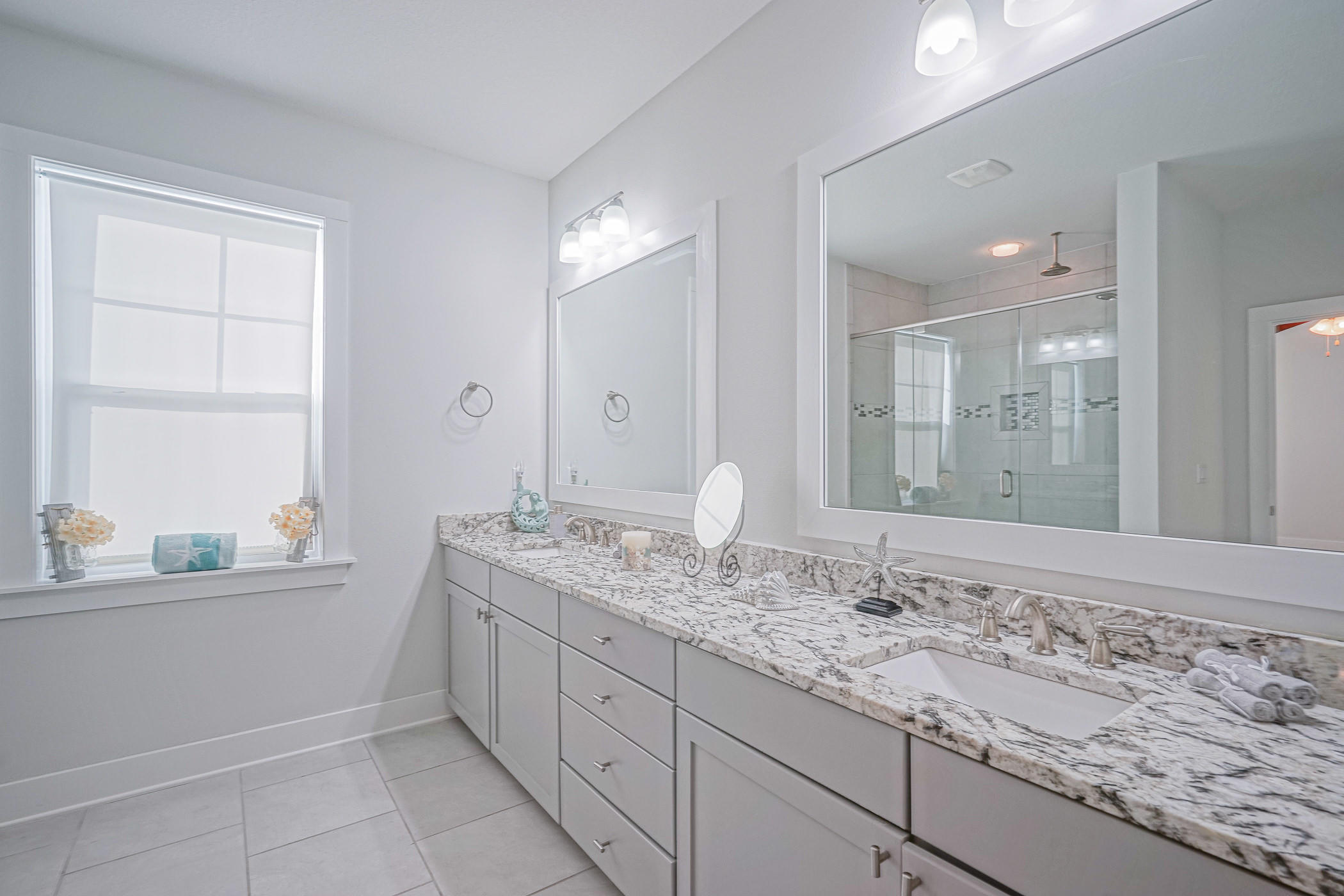 BY THE SEA - Residential