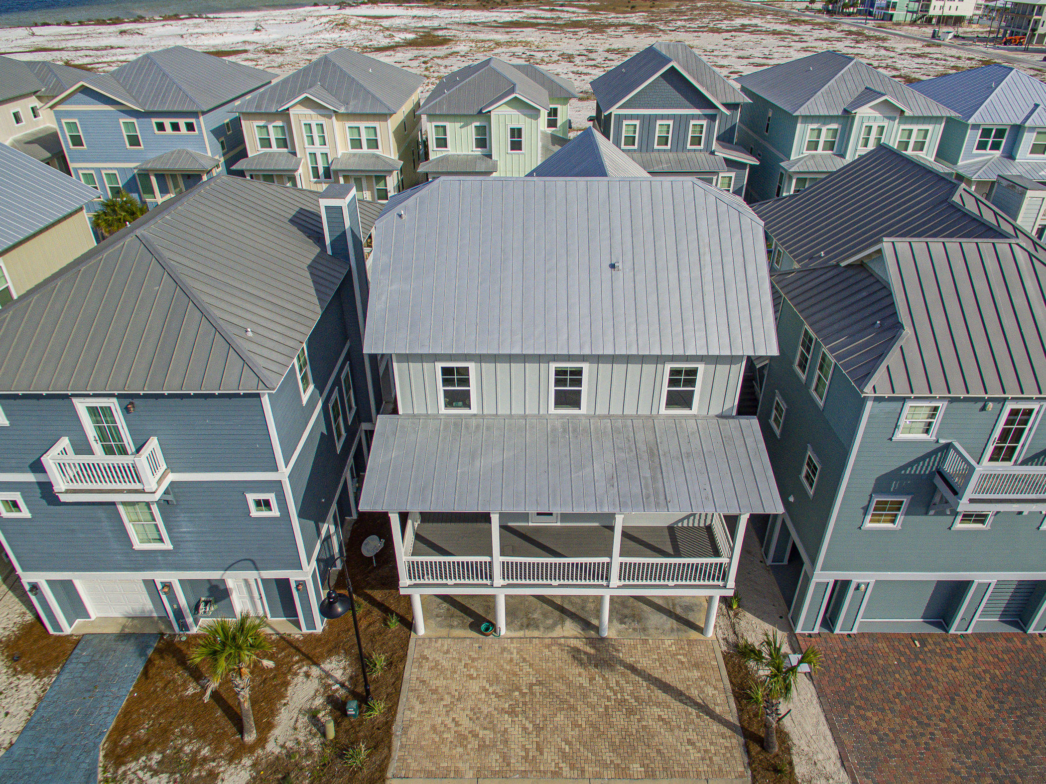 BY THE SEA - Residential