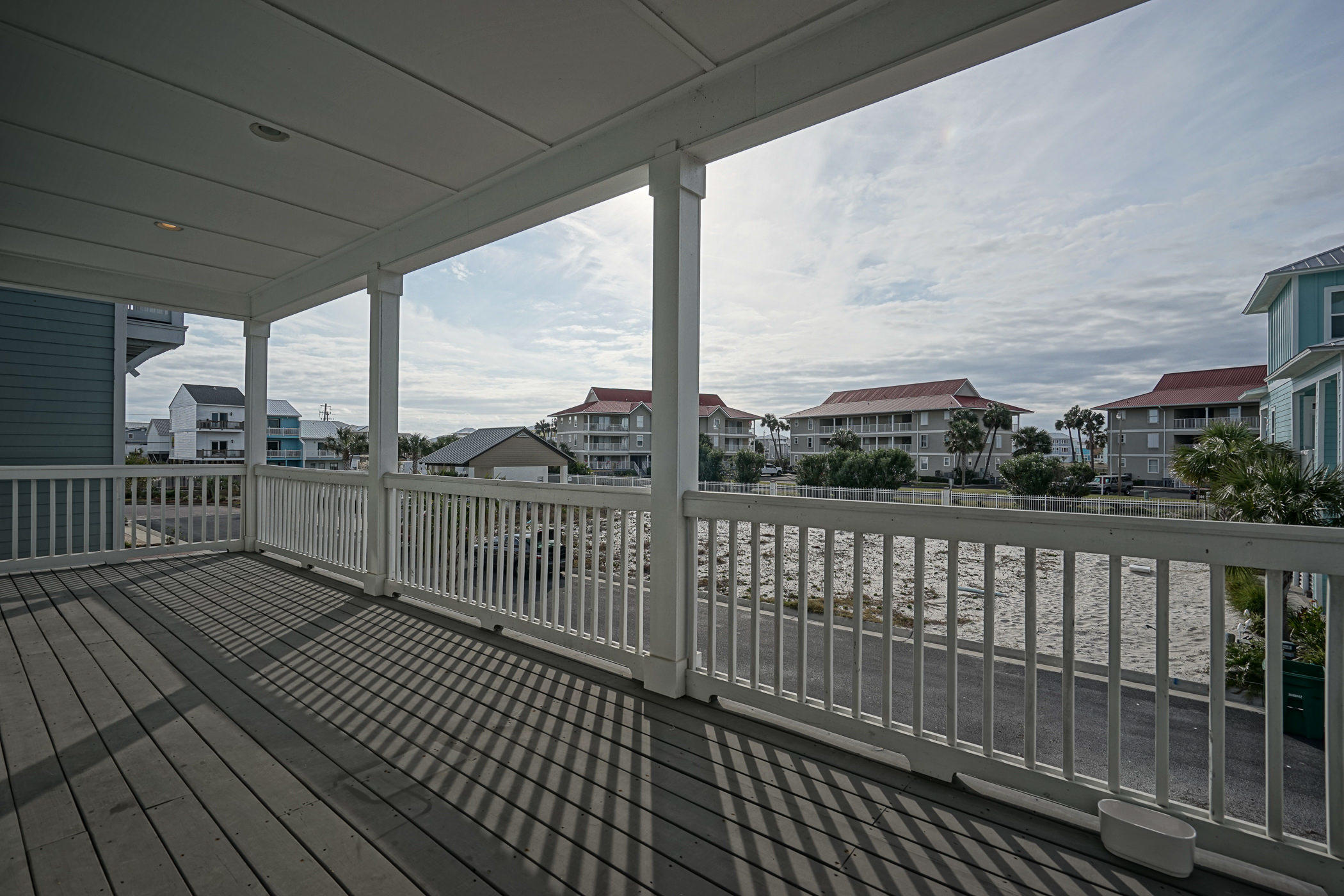 BY THE SEA - Residential