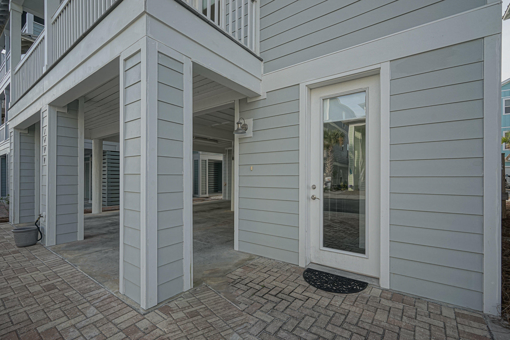 BY THE SEA - Residential