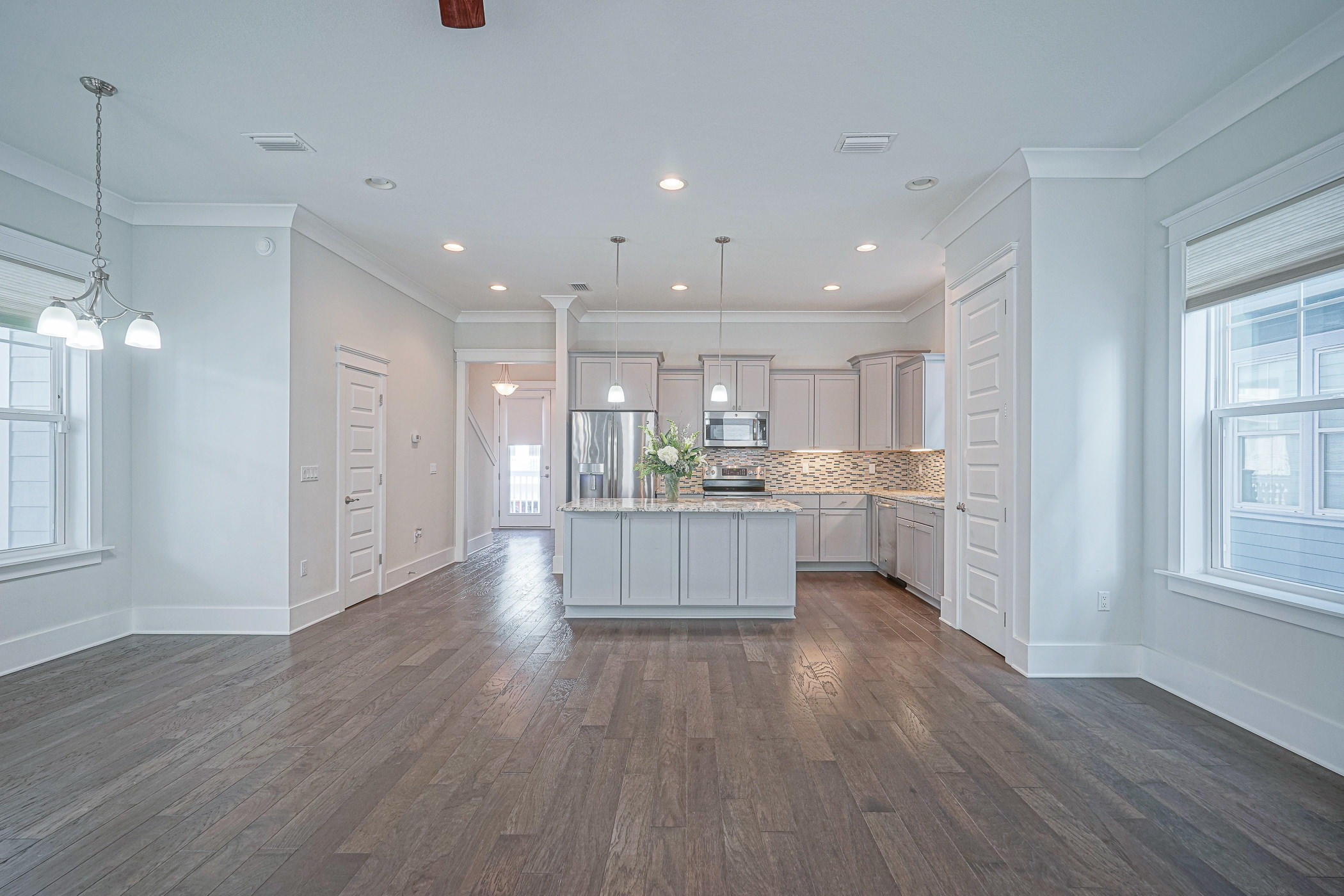 BY THE SEA - Residential