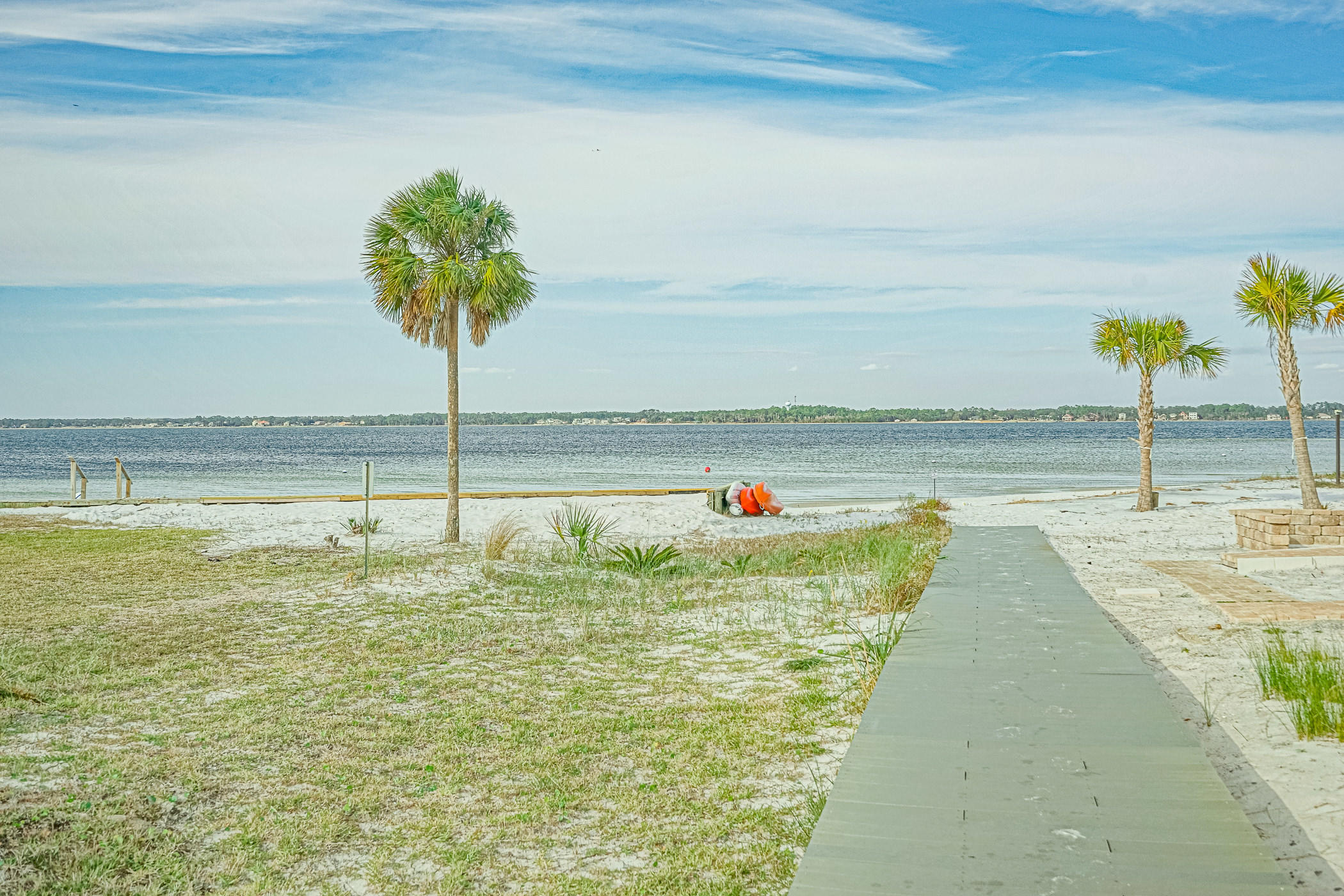 BY THE SEA - Residential