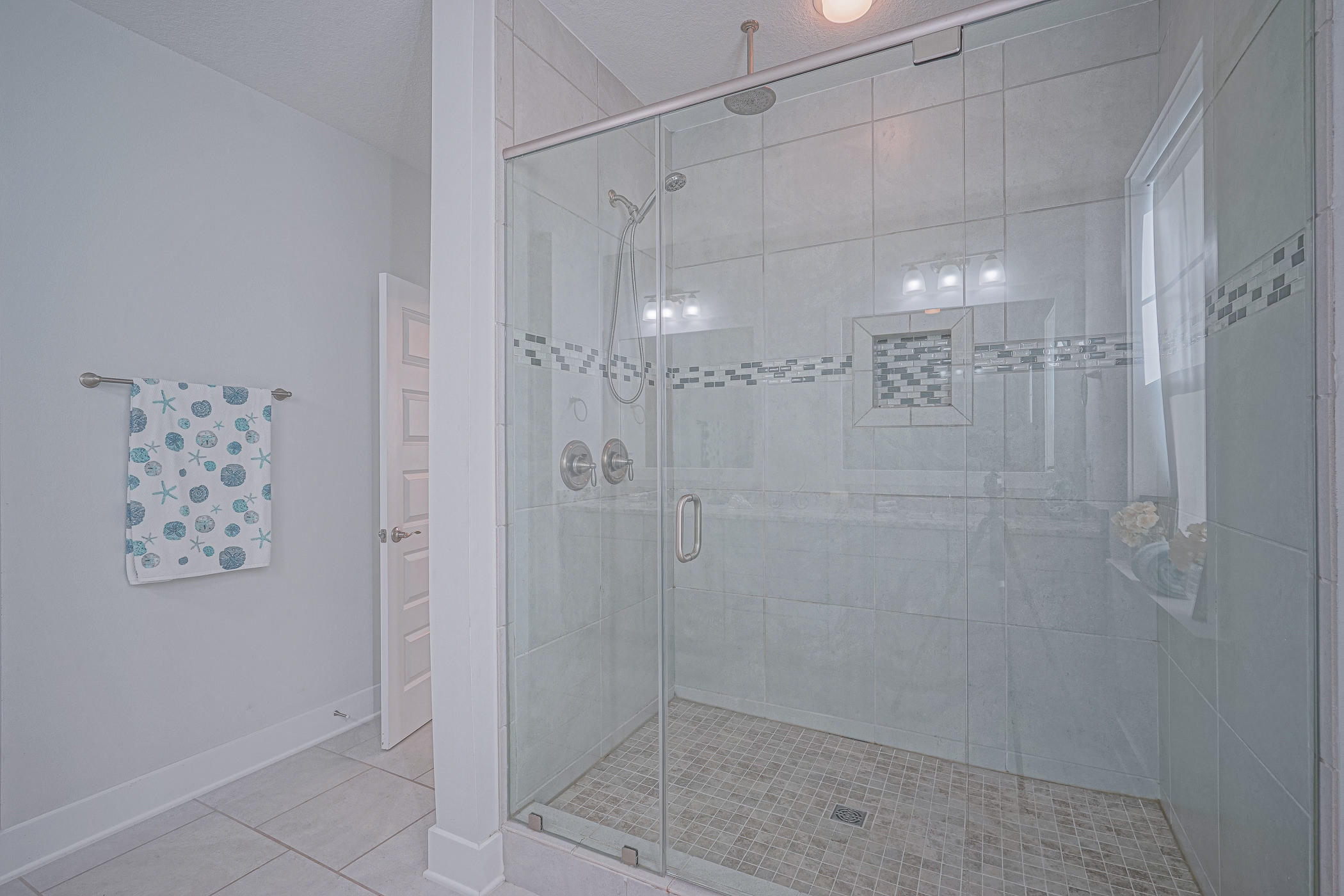 BY THE SEA - Residential