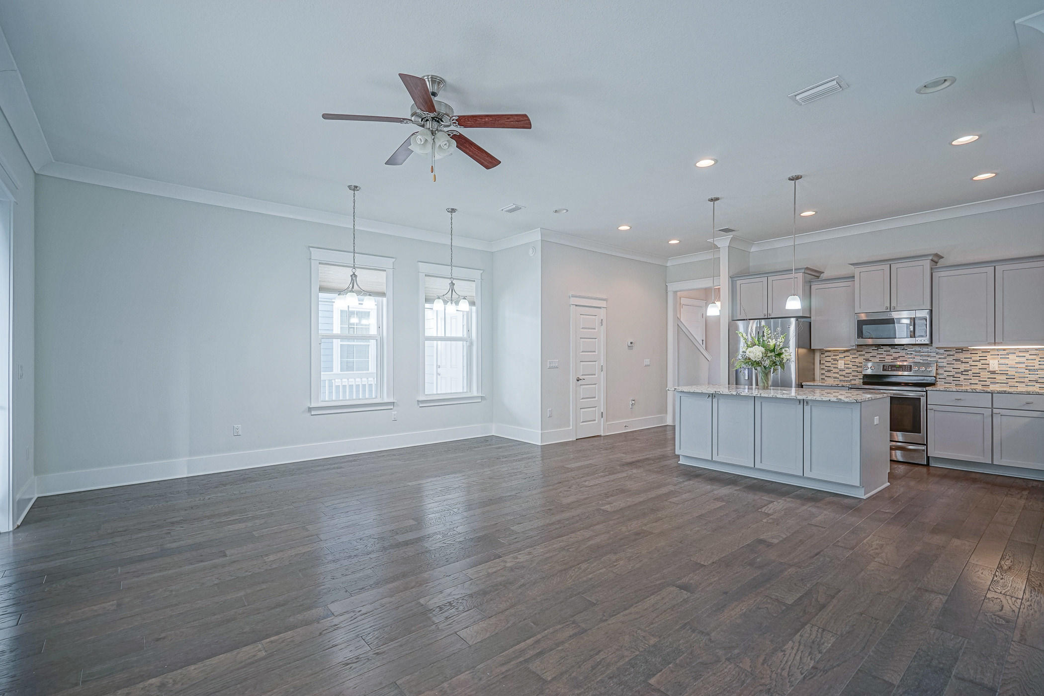 BY THE SEA - Residential