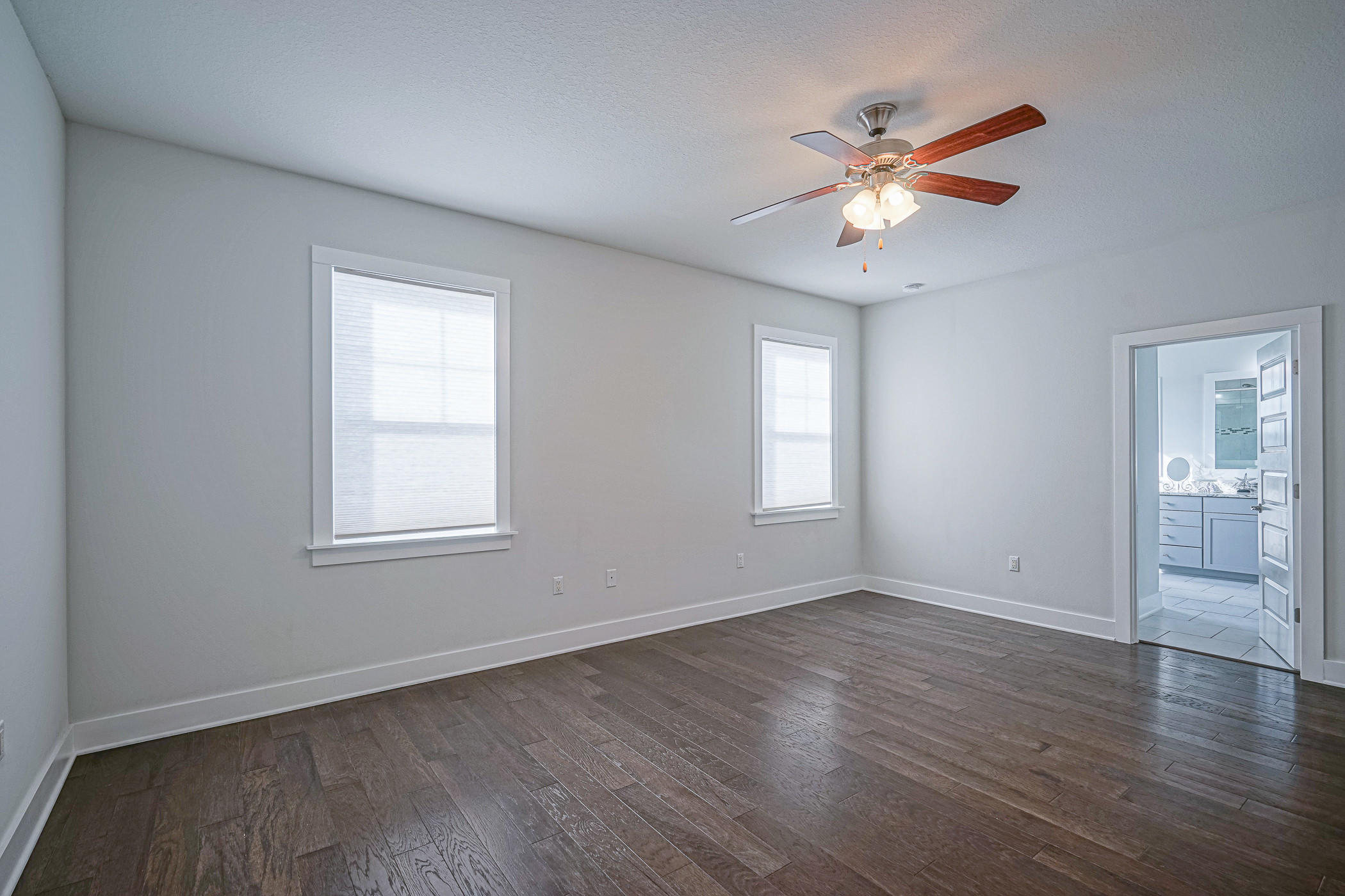 BY THE SEA - Residential