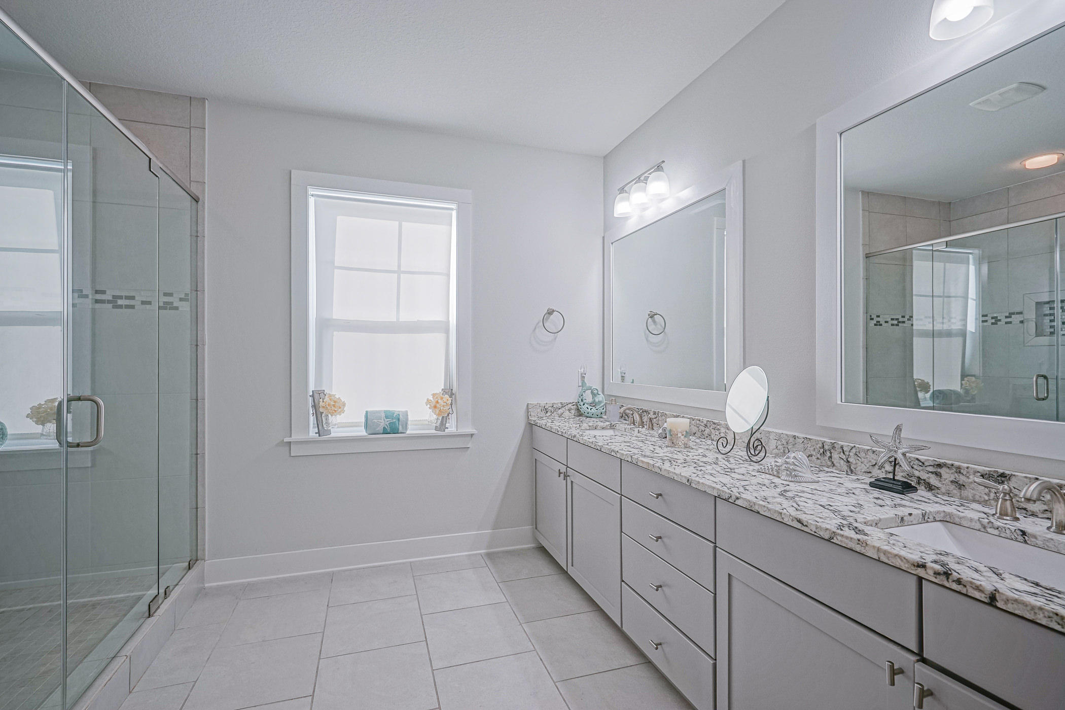 BY THE SEA - Residential