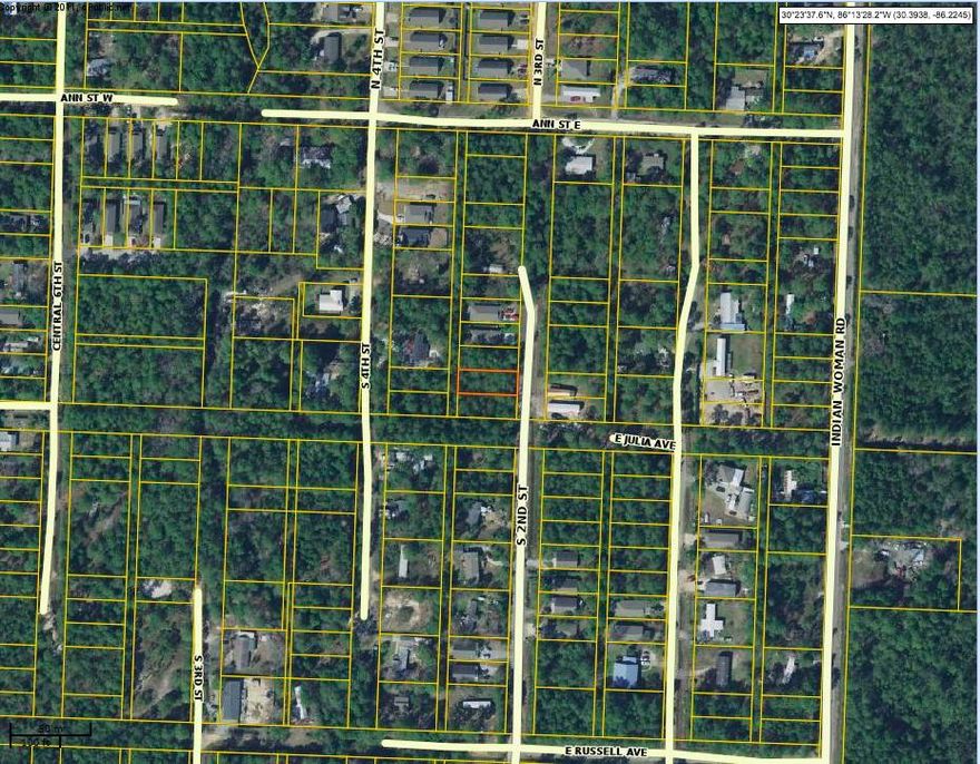 Affordable residential lot in Santa Rosa Beach. Public sewer and water, are available. Buyer is to do their own diligence. No HOA Fees or build out time. Great location, near the bay, dinning, shopping, and the white sandy beaches.