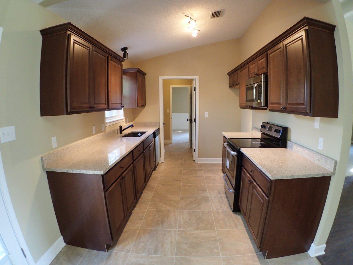 SOUTH POINTE EST. - Residential