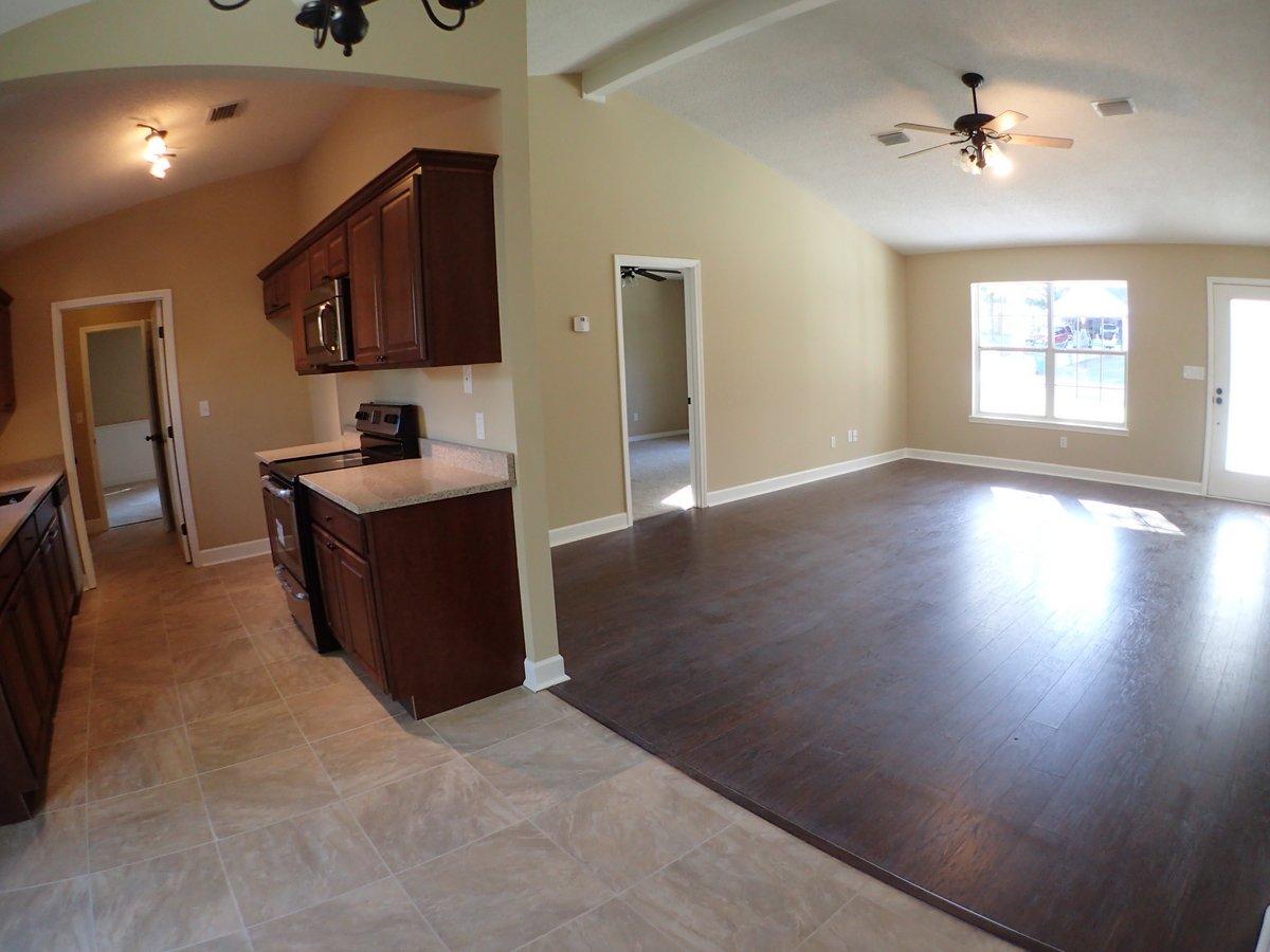 SOUTH POINTE EST. - Residential